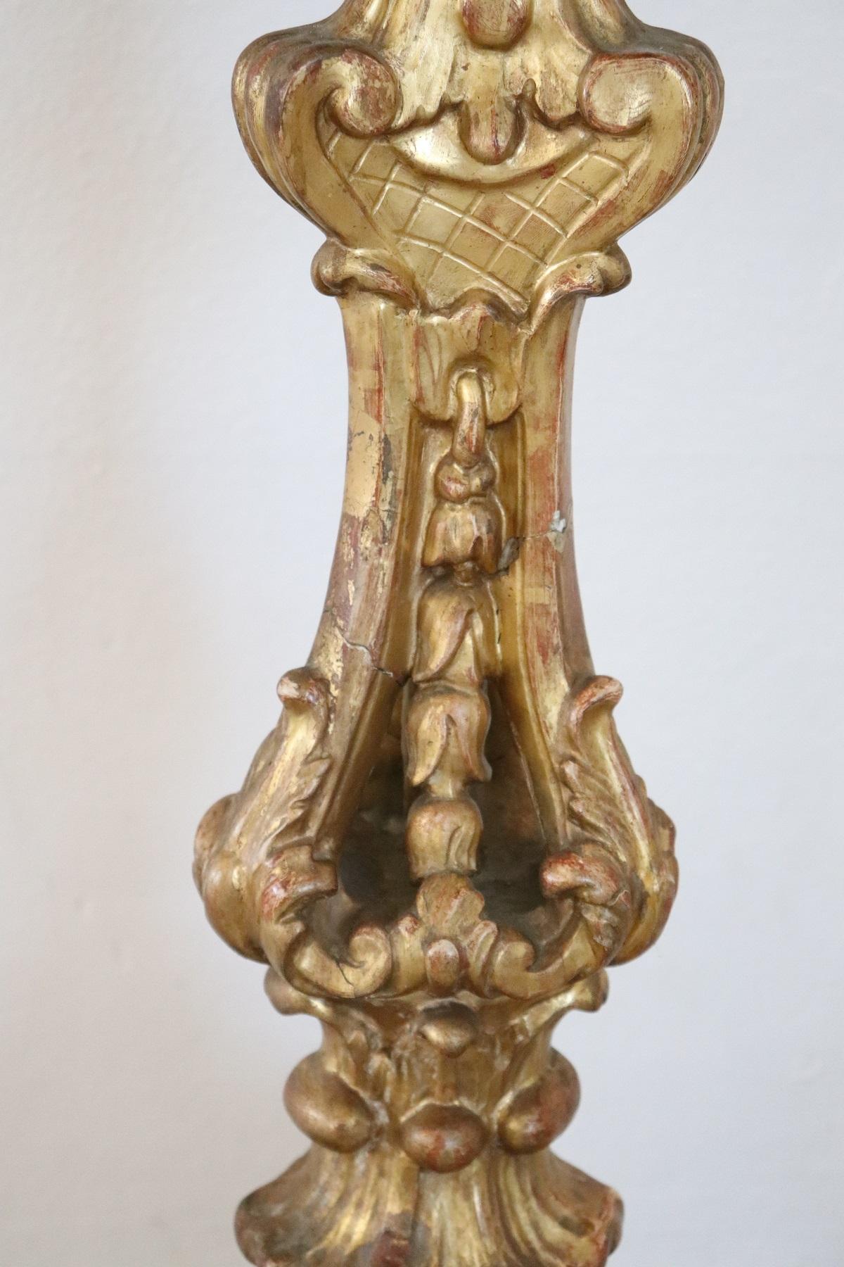 17th Century Italian Louis XIV Carved and Gilded Wood Candelabra (Vergoldet)