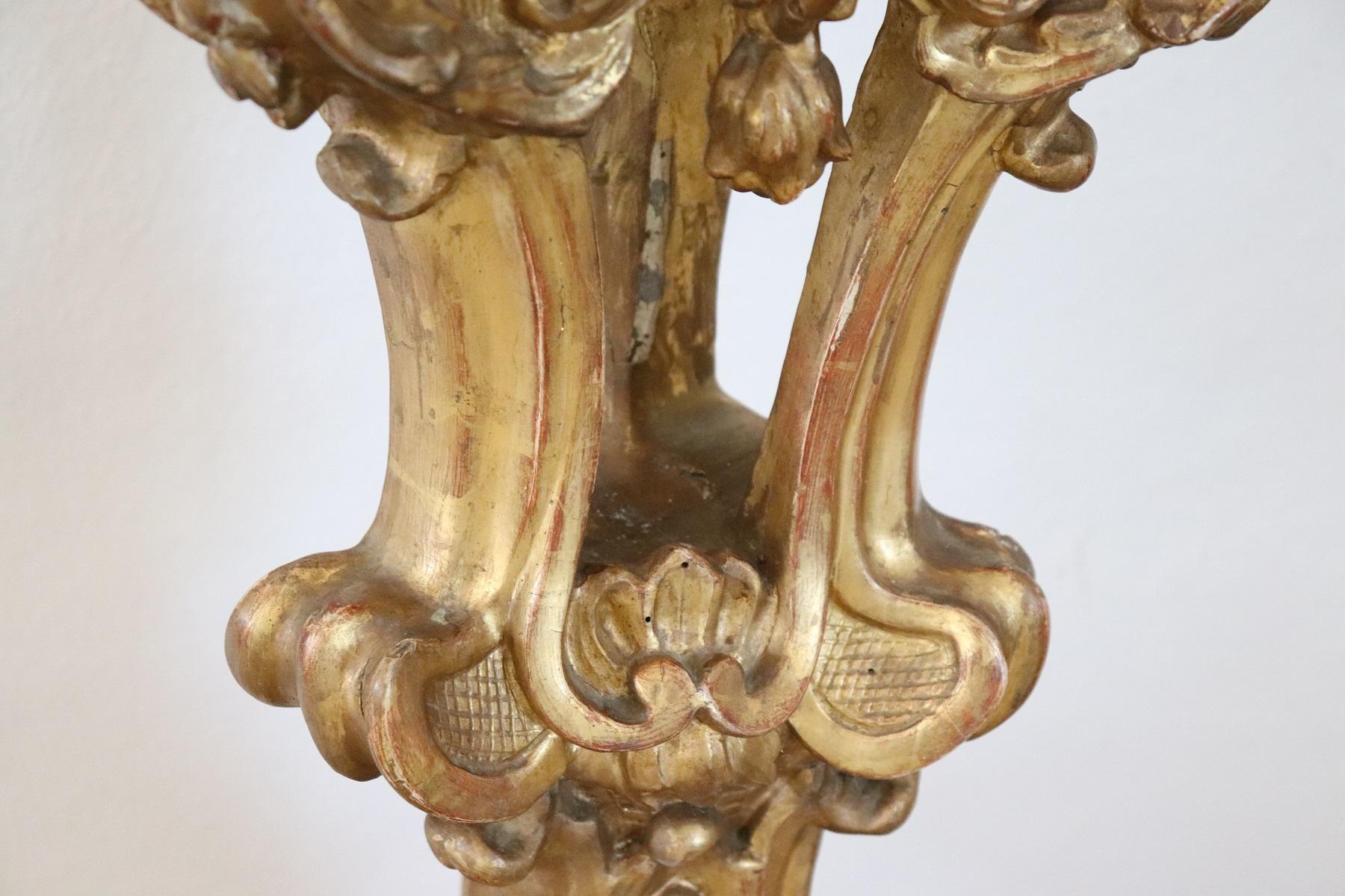 17th Century Italian Louis XIV Carved and Gilded Wood Candelabra (Spätes 17. Jahrhundert)