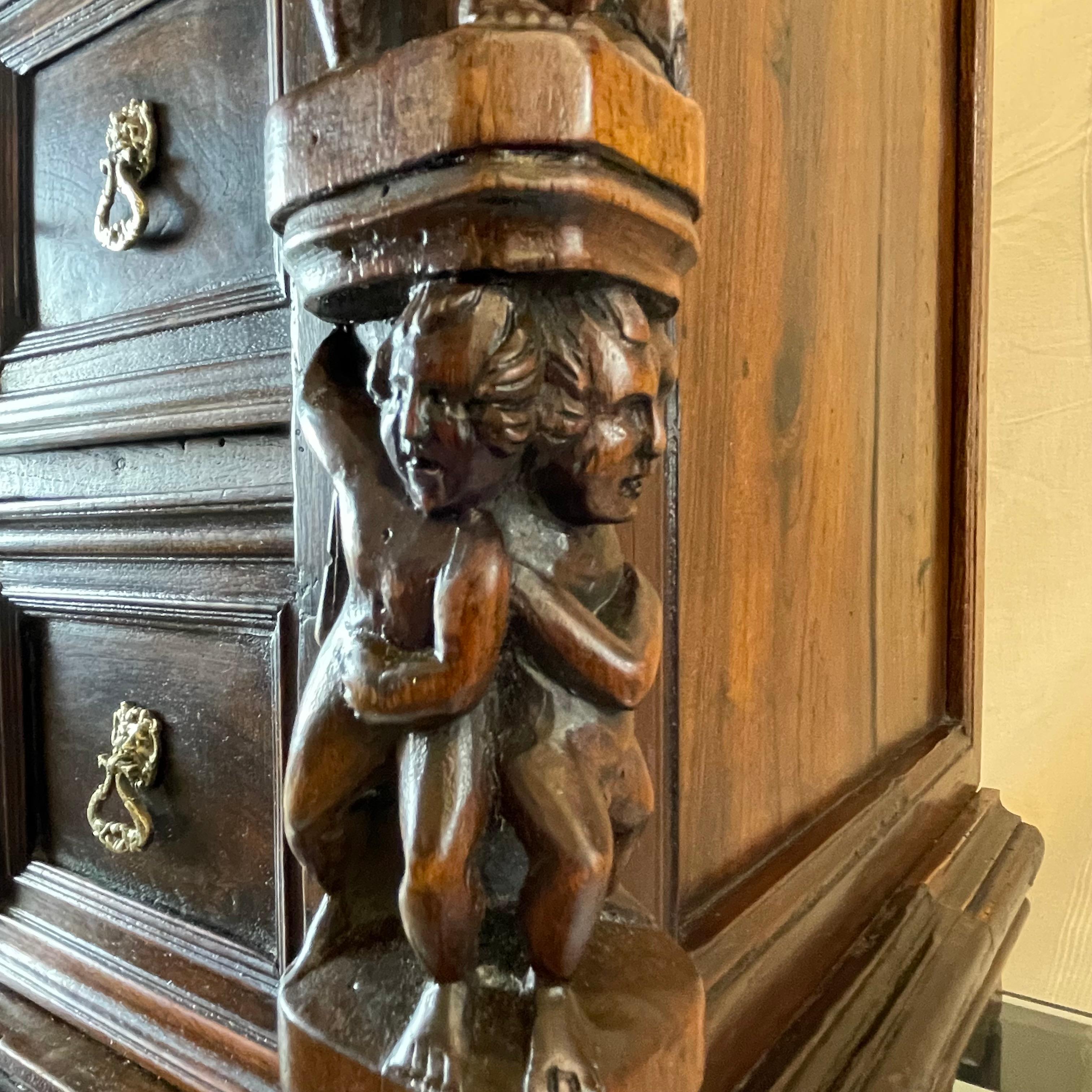 17th Century Italian Genoese Louis XIV  Coin Cabinet Armiger Figures Carving For Sale 7