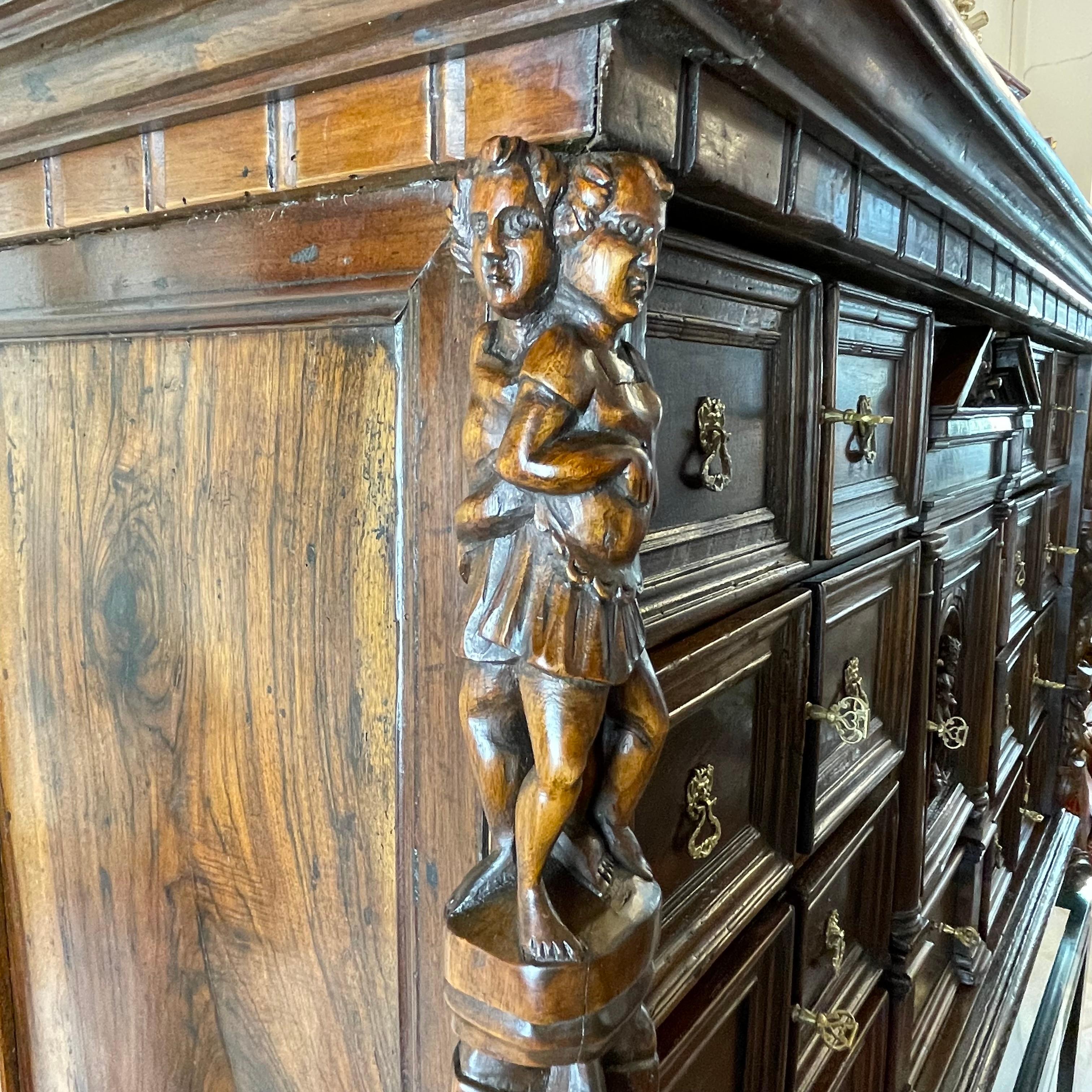 17th Century Italian Genoese Louis XIV  Coin Cabinet Armiger Figures Carving For Sale 10