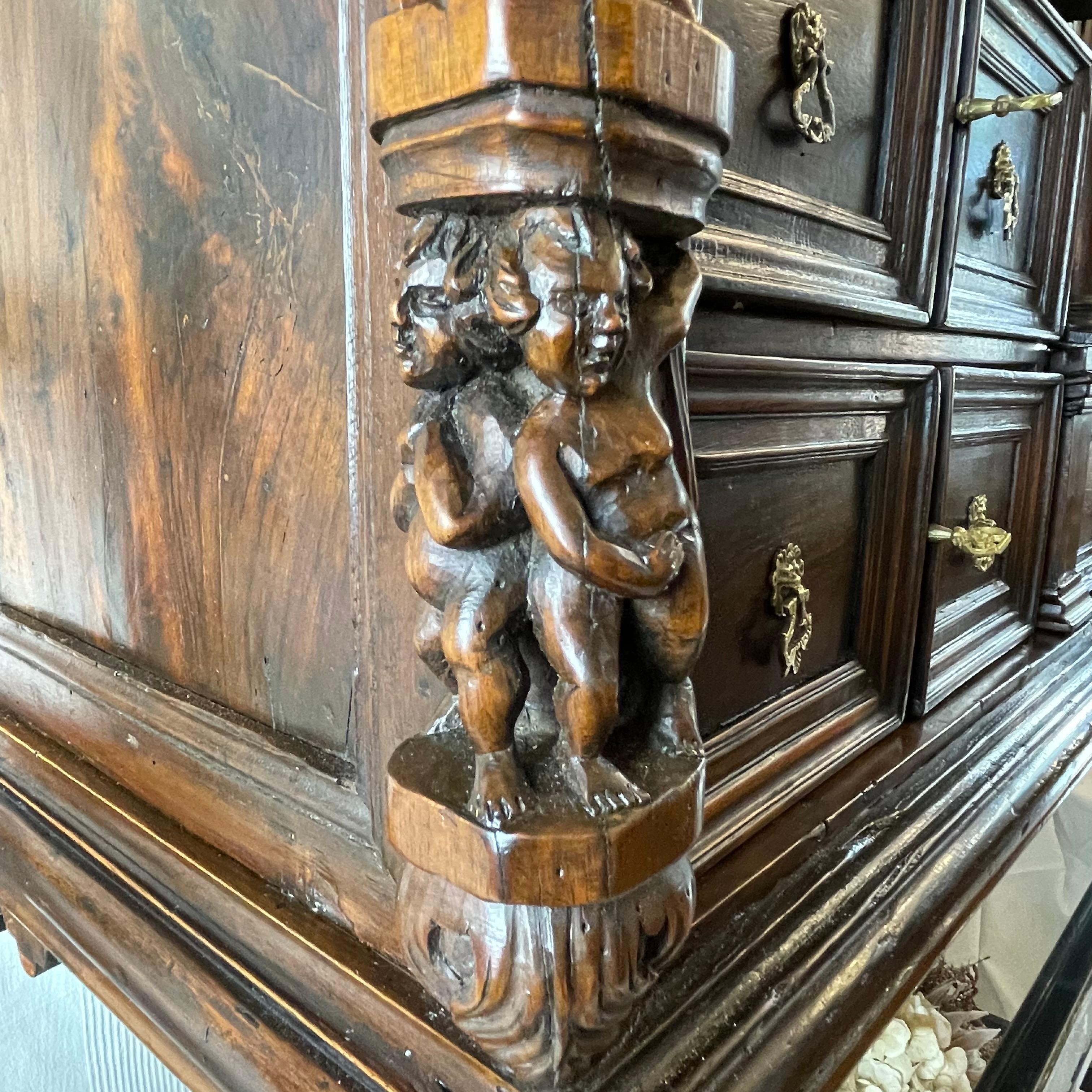 17th Century Italian Genoese Louis XIV  Coin Cabinet Armiger Figures Carving For Sale 13