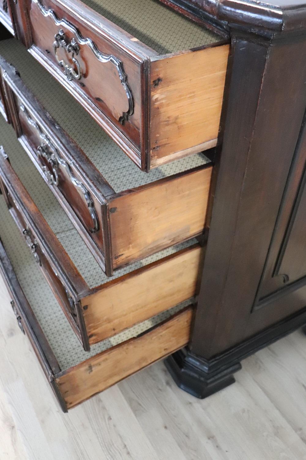 17th Century Italian Louis XIV Walnut Antique Commode or Chest of Drawers For Sale 4