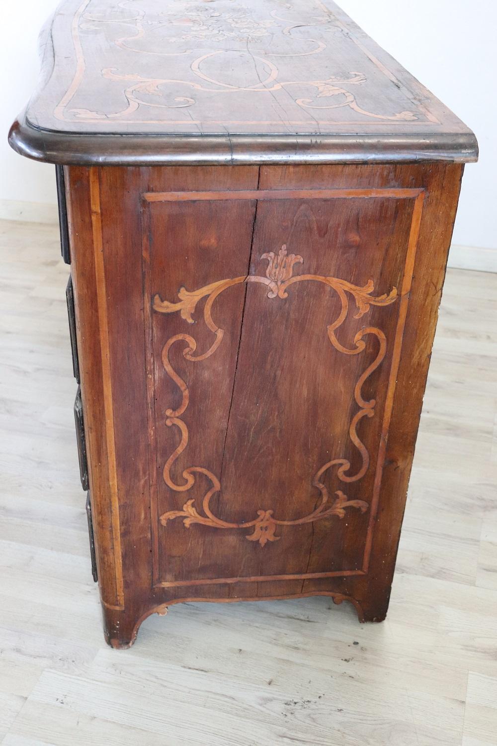 17th Century Italian Louis XIV Walnut Inlaid Antique Commode or Chest of Drawers For Sale 4