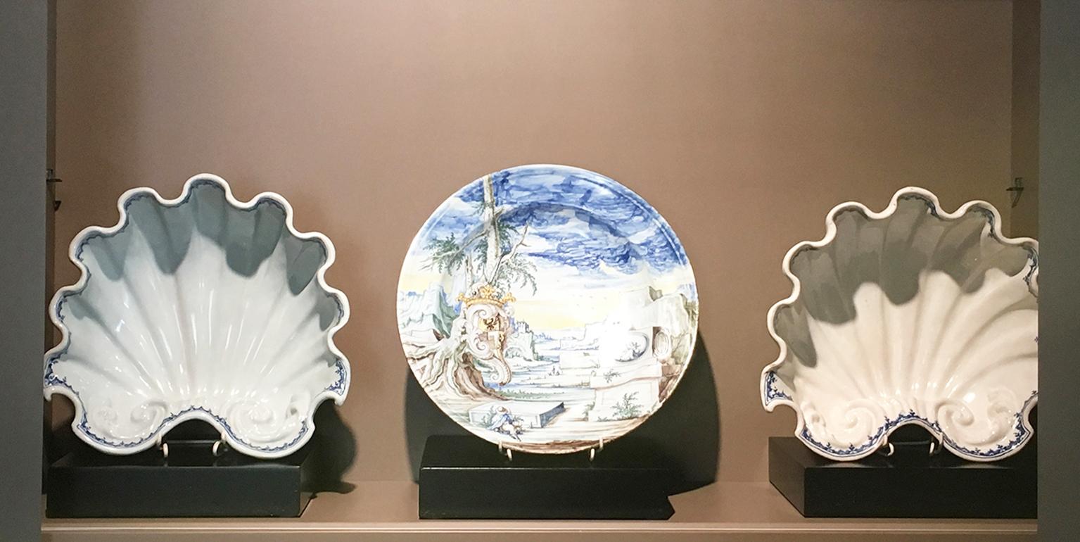 Antigua maiolica italiana de Faenza, Ferniani Factory, circa 1700 en venta 8