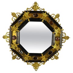 Specchio italiano del XVII secolo da Roma Bronzi dorati Agate Noce Cornice ottagonale