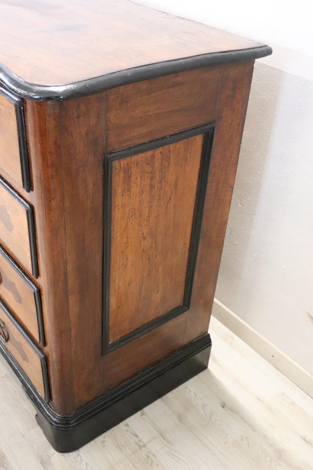 Commode o cassettone antico del XVII secolo italiano del periodo Luigi XIV In condizioni buone in vendita a Casale Monferrato, IT