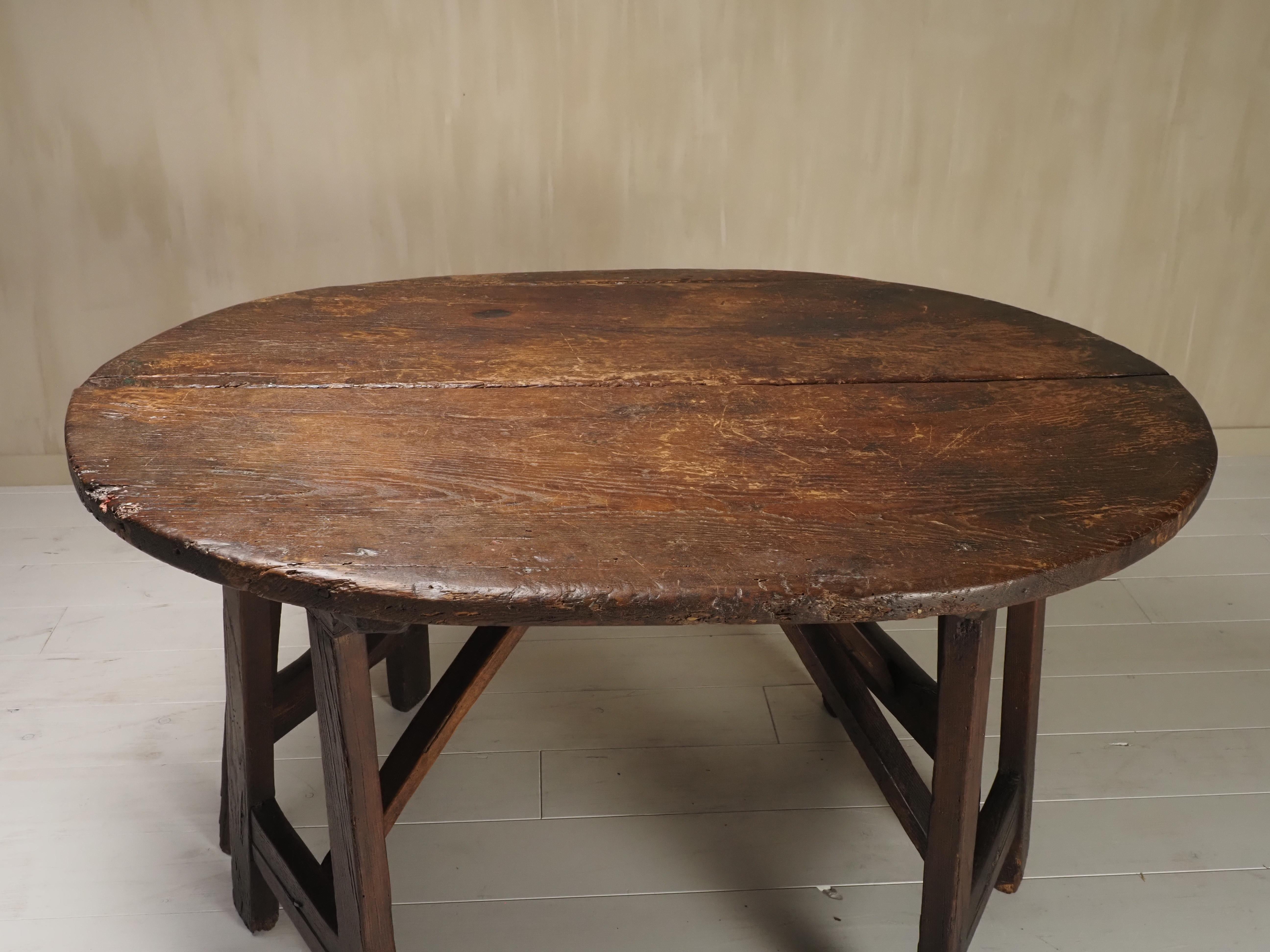 17th Century Italian pair of demi lunes - center table 5