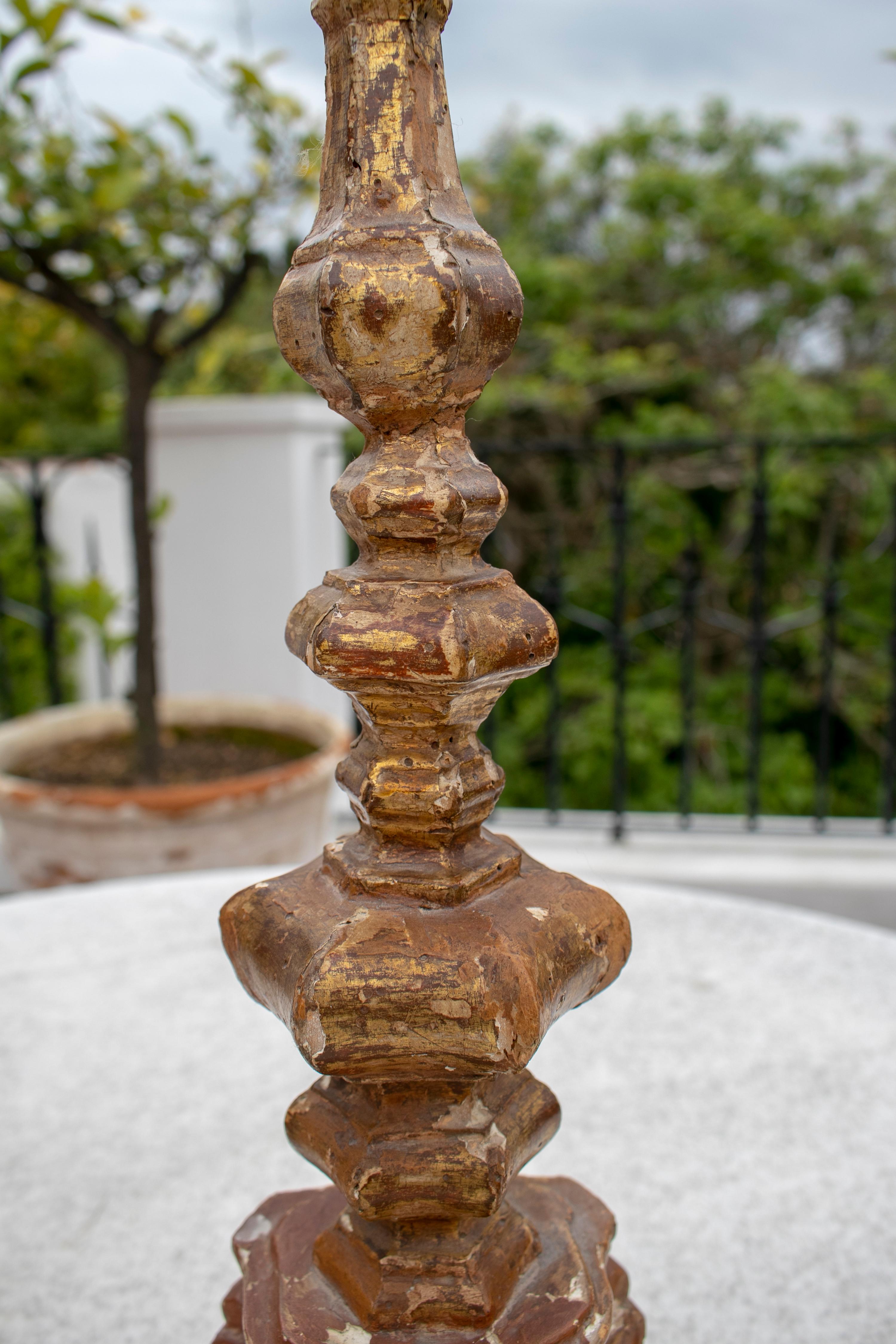 17th Century Italian Pair of Giltwood Candlesticks For Sale 2