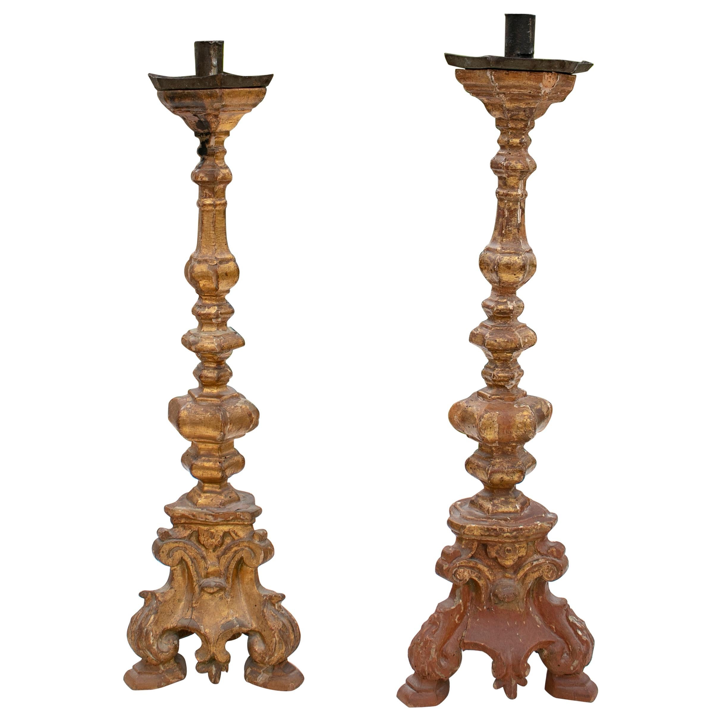 17th Century Italian Pair of Giltwood Candlesticks For Sale