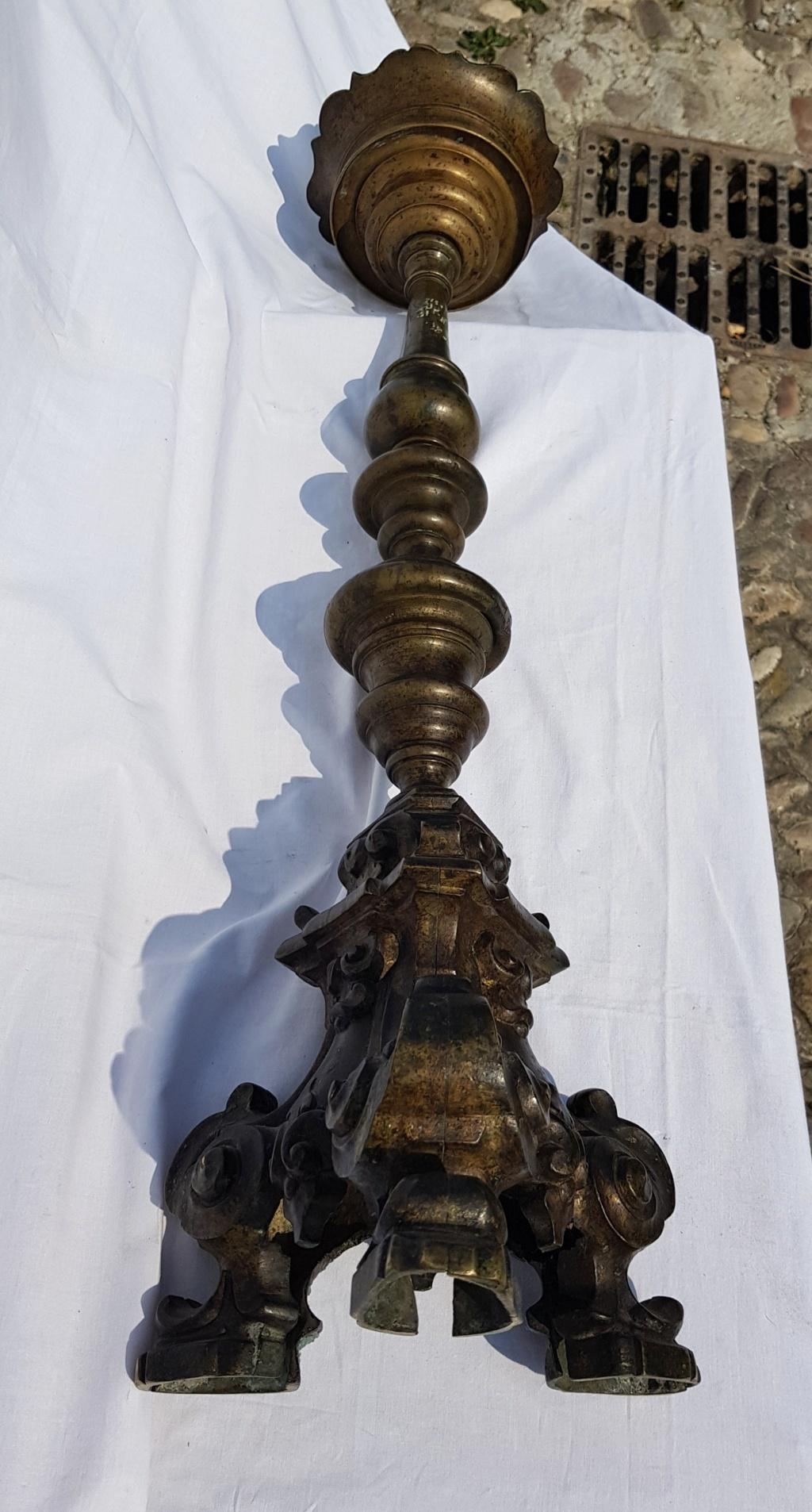 17th Century Italian Paschal Candleholder Bronze Venice Torchères Candlesticks For Sale 7
