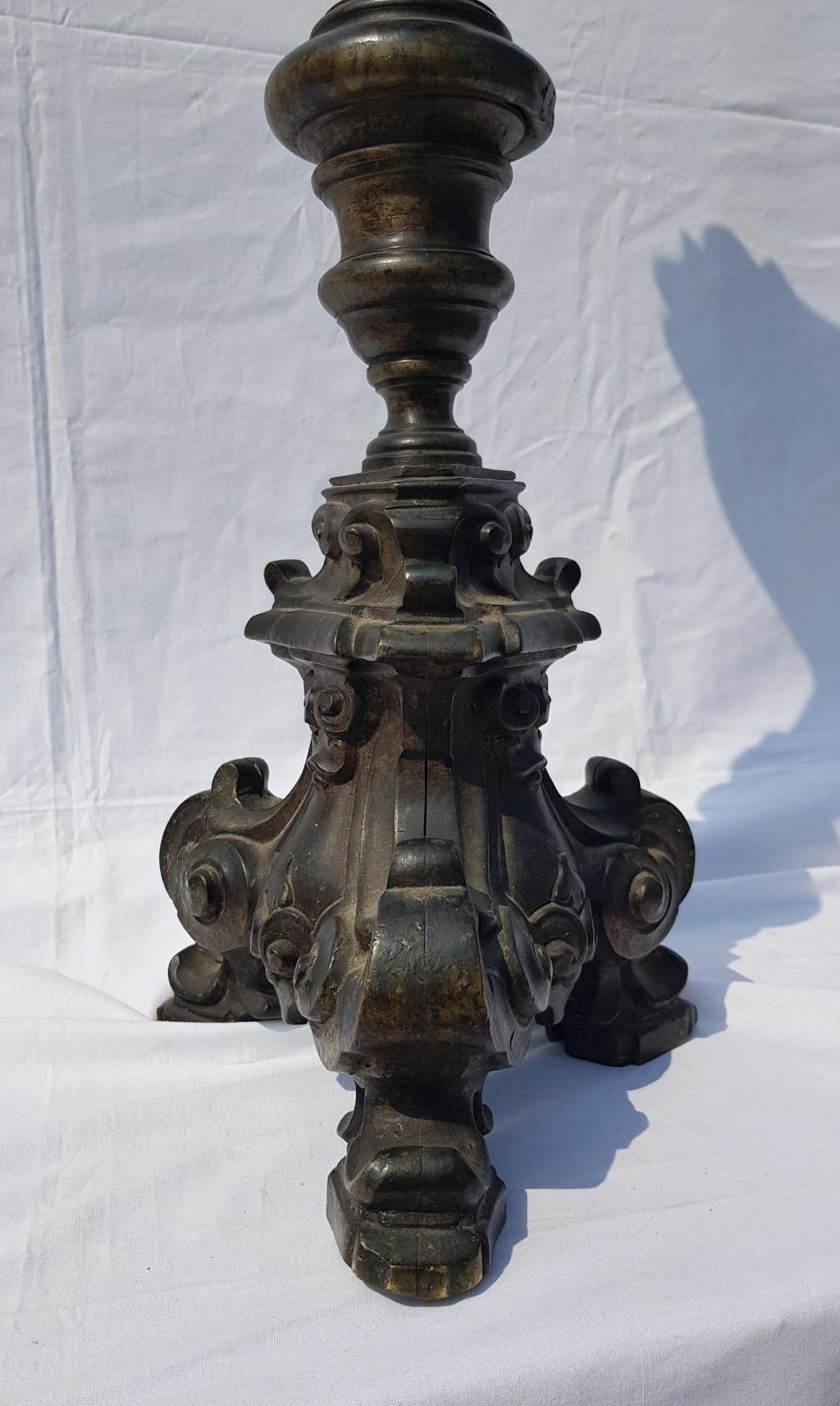 17th Century Italian Paschal Candleholder Bronze Venice Torchères Candlesticks In Good Condition For Sale In Varmo, IT