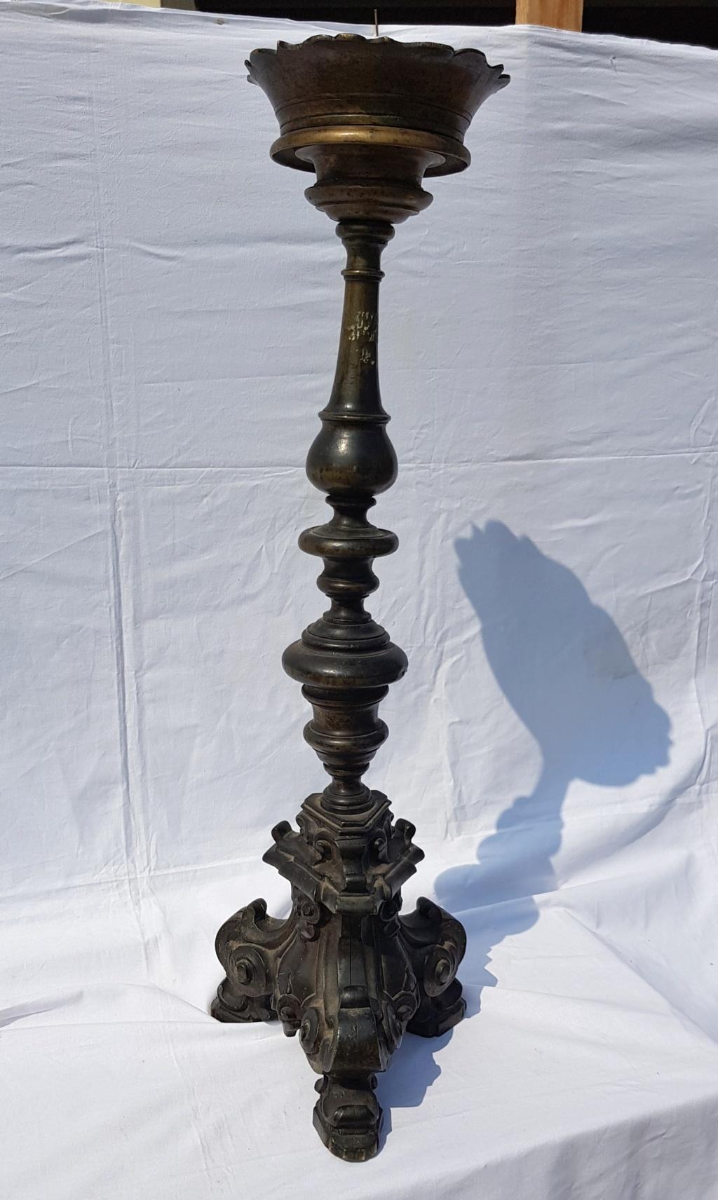 17th Century Italian Paschal Candleholder Bronze Venice Torchères Candlesticks For Sale 1