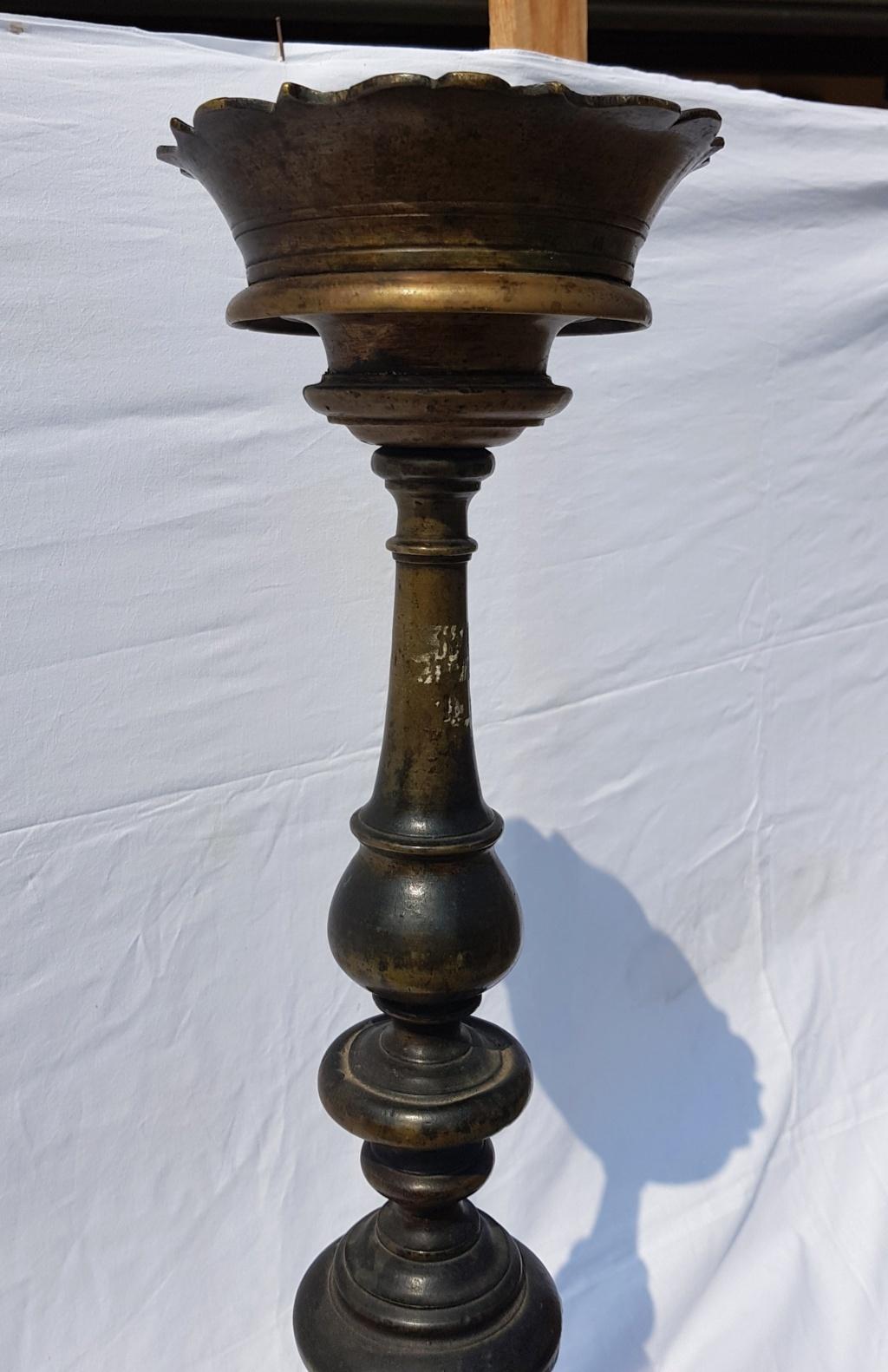 17th Century Italian Paschal Candleholder Bronze Venice Torchères Candlesticks For Sale 2