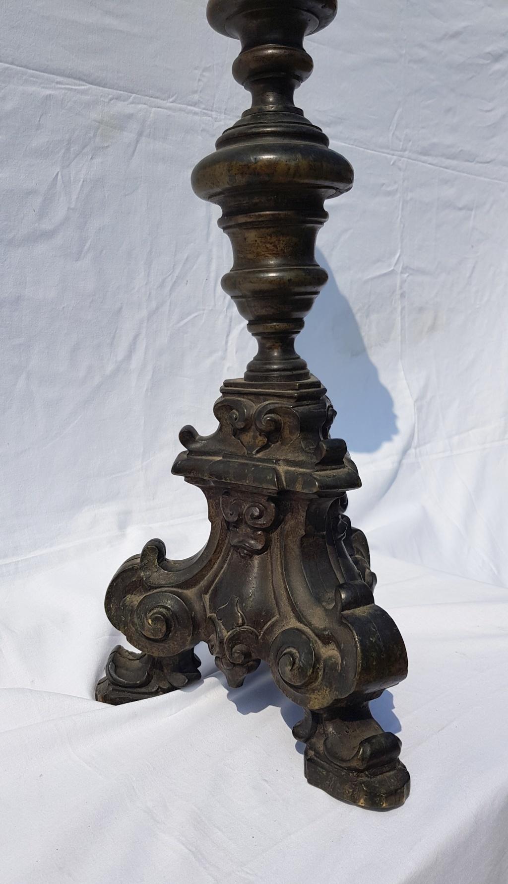 17th Century Italian Paschal Candleholder Bronze Venice Torchères Candlesticks For Sale 3