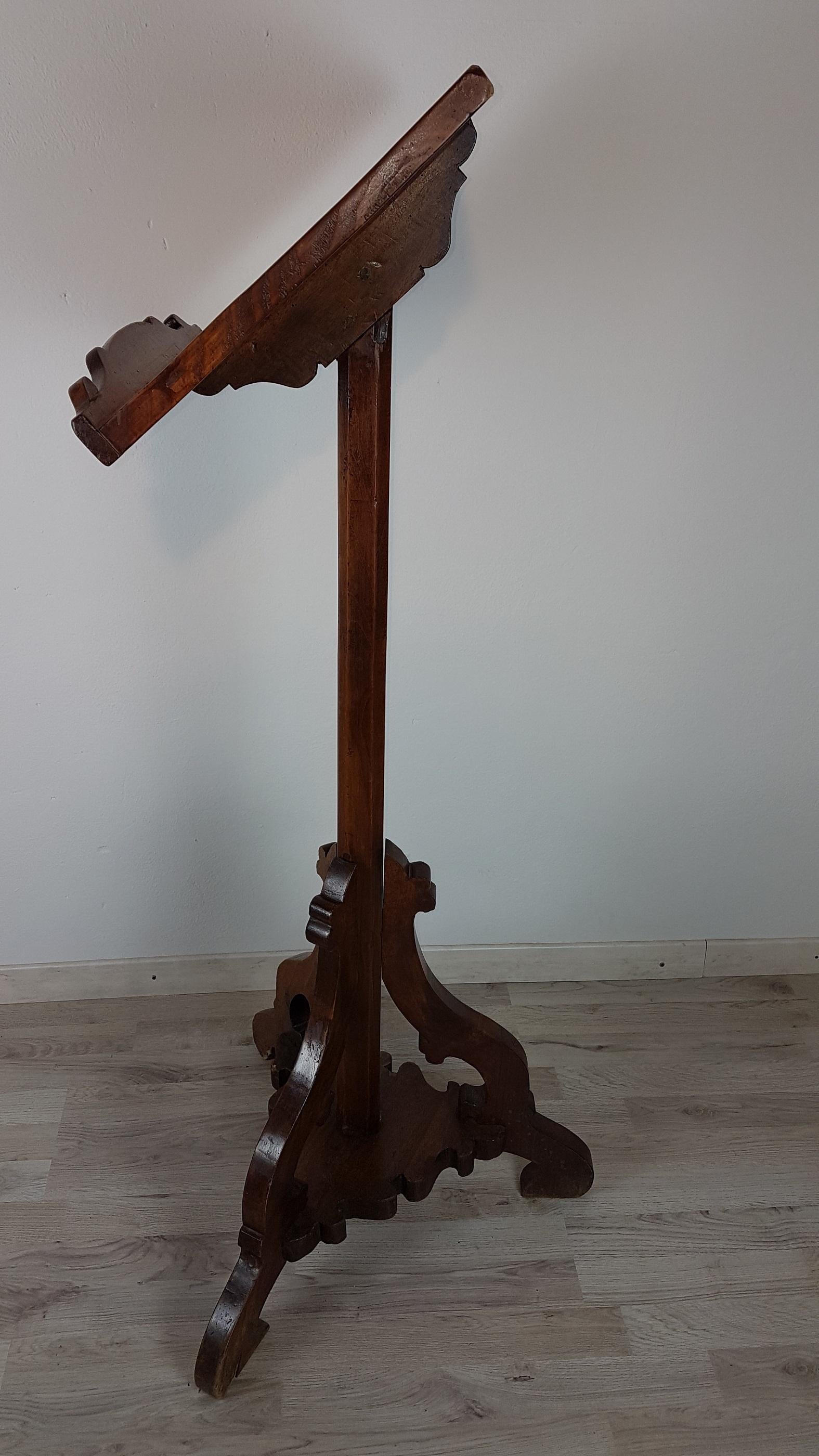 Late 17th Century 17th Century Italian Poplar Wood Music Stand