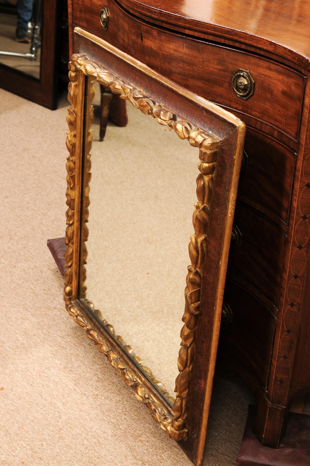17th Century Italian Rectangular Brown Painted and Carved Parcel Gilt Mirror en venta 2