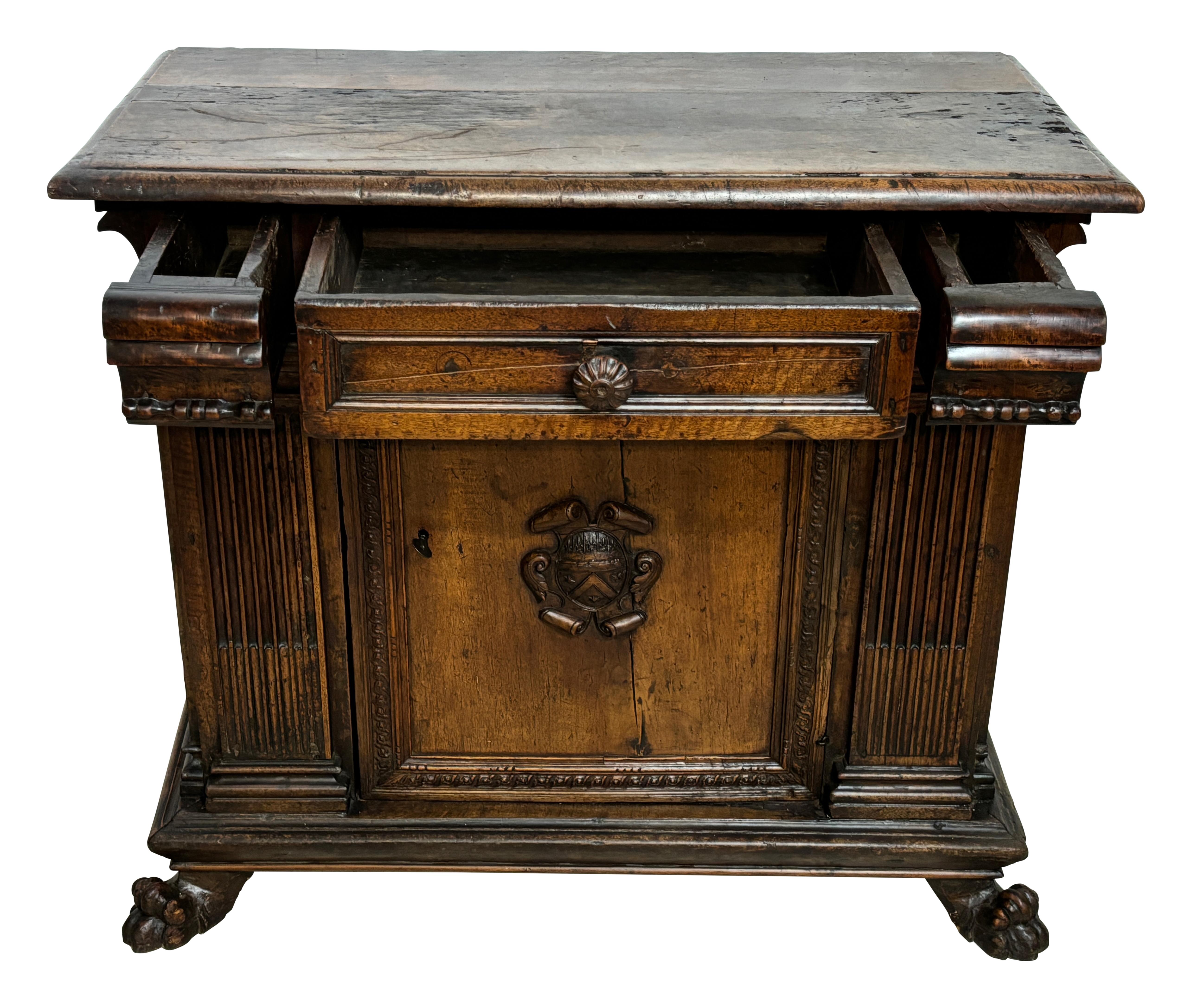 17th Century Italian Renaissance Walnut Credenza For Sale 1