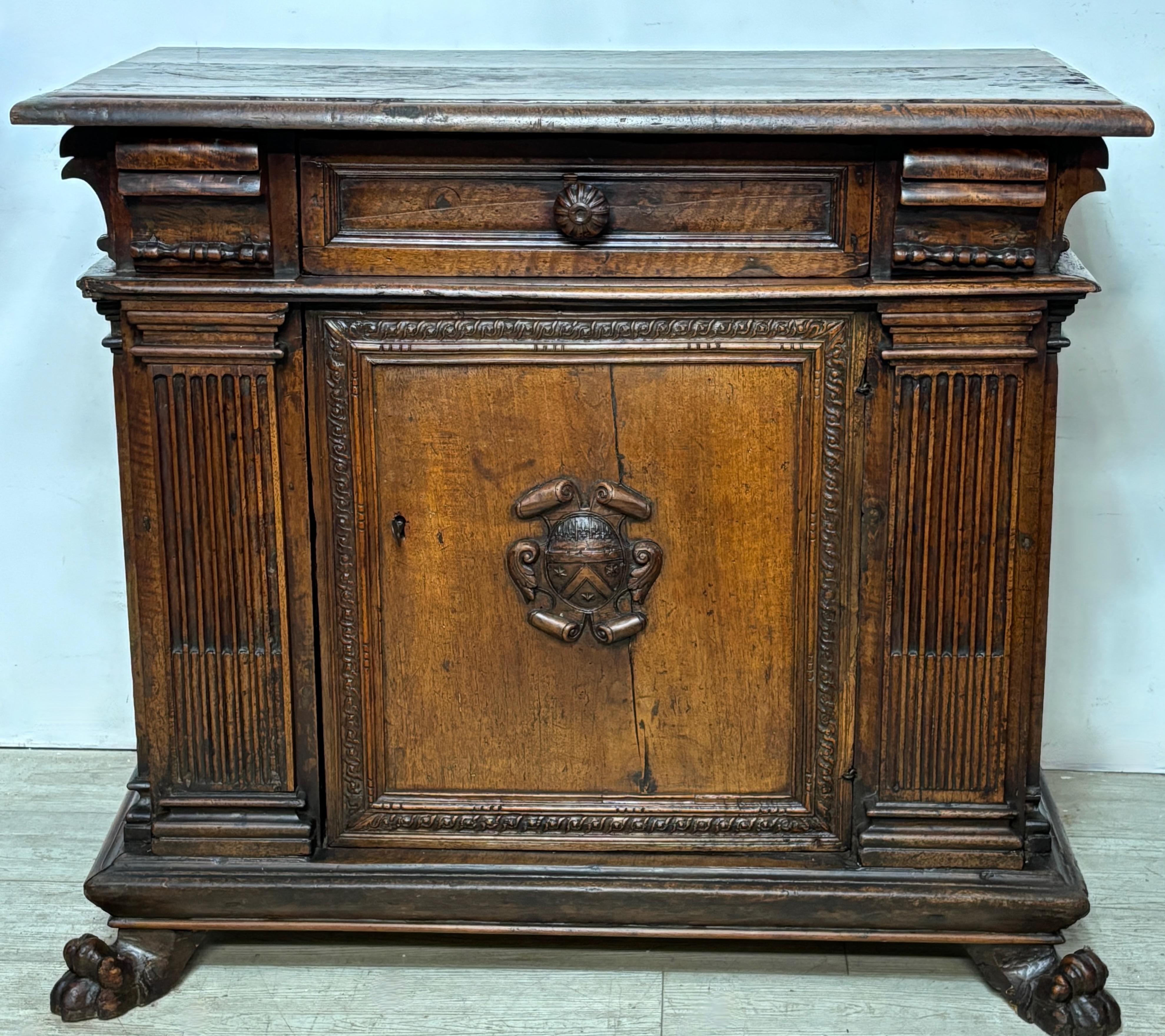 17th Century Italian Renaissance Walnut Credenza For Sale 2