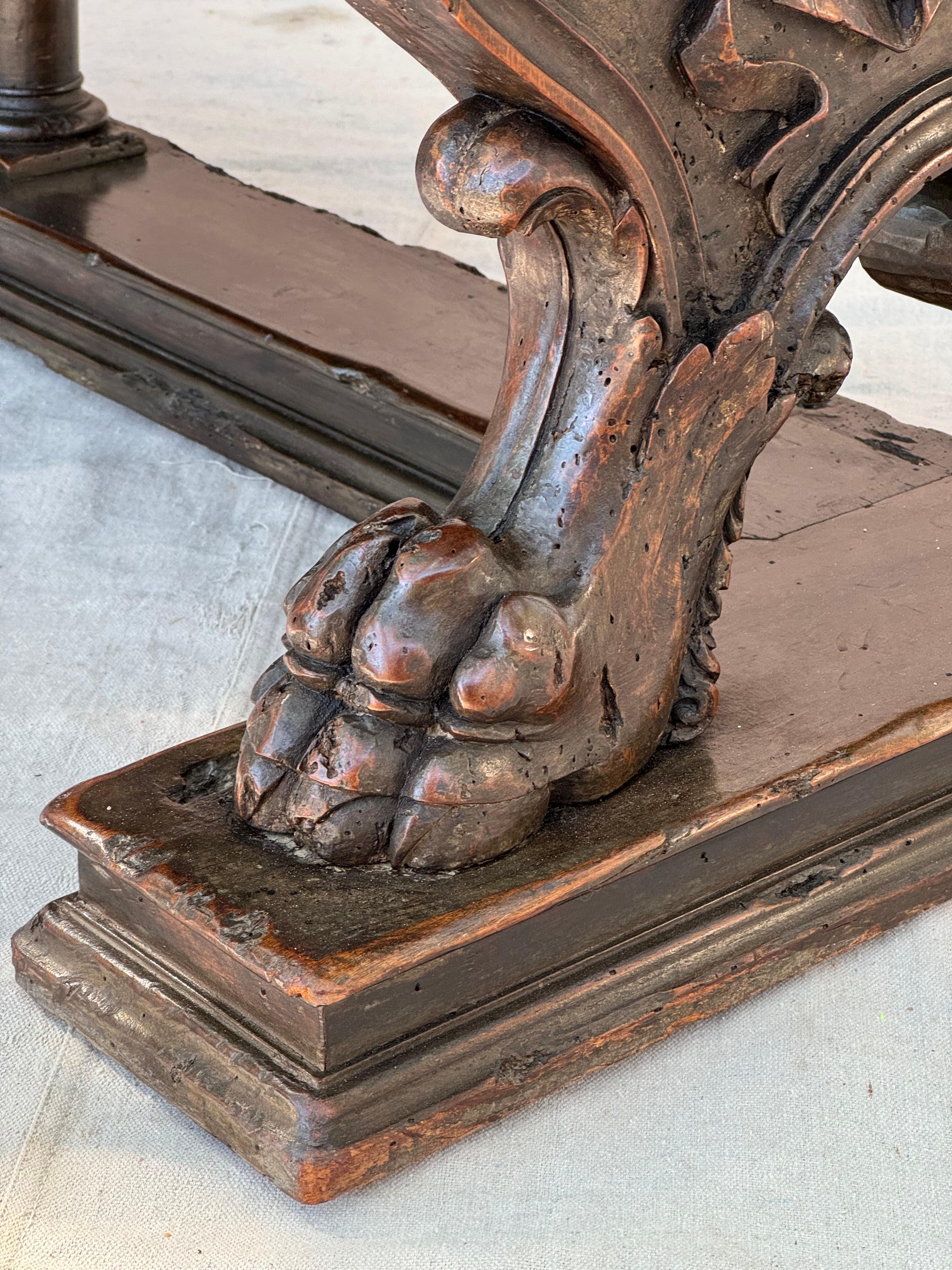 Magnifique table à tréteaux en noyer de la Renaissance italienne du XVIIe siècle en vente 12