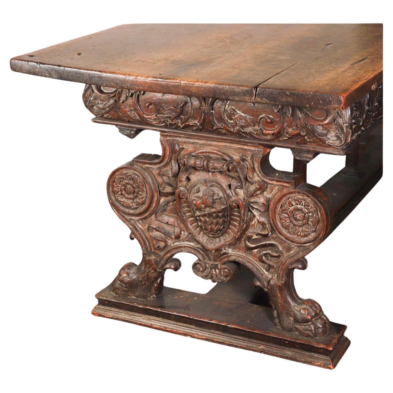 XVIIIe siècle et antérieur Magnifique table à tréteaux en noyer de la Renaissance italienne du XVIIe siècle en vente