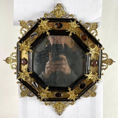 Specchio italiano del XVII secolo da Roma Bronzi dorati Agate Noce Cornice ottagonale