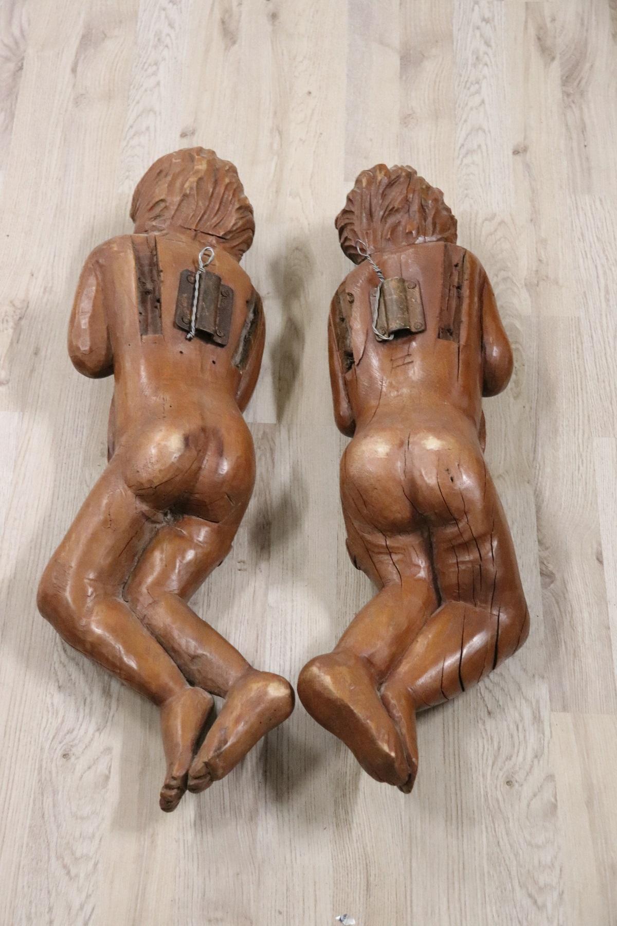 17th Century Italian Sculpture Pair of Carved Wooden Cherubs 7
