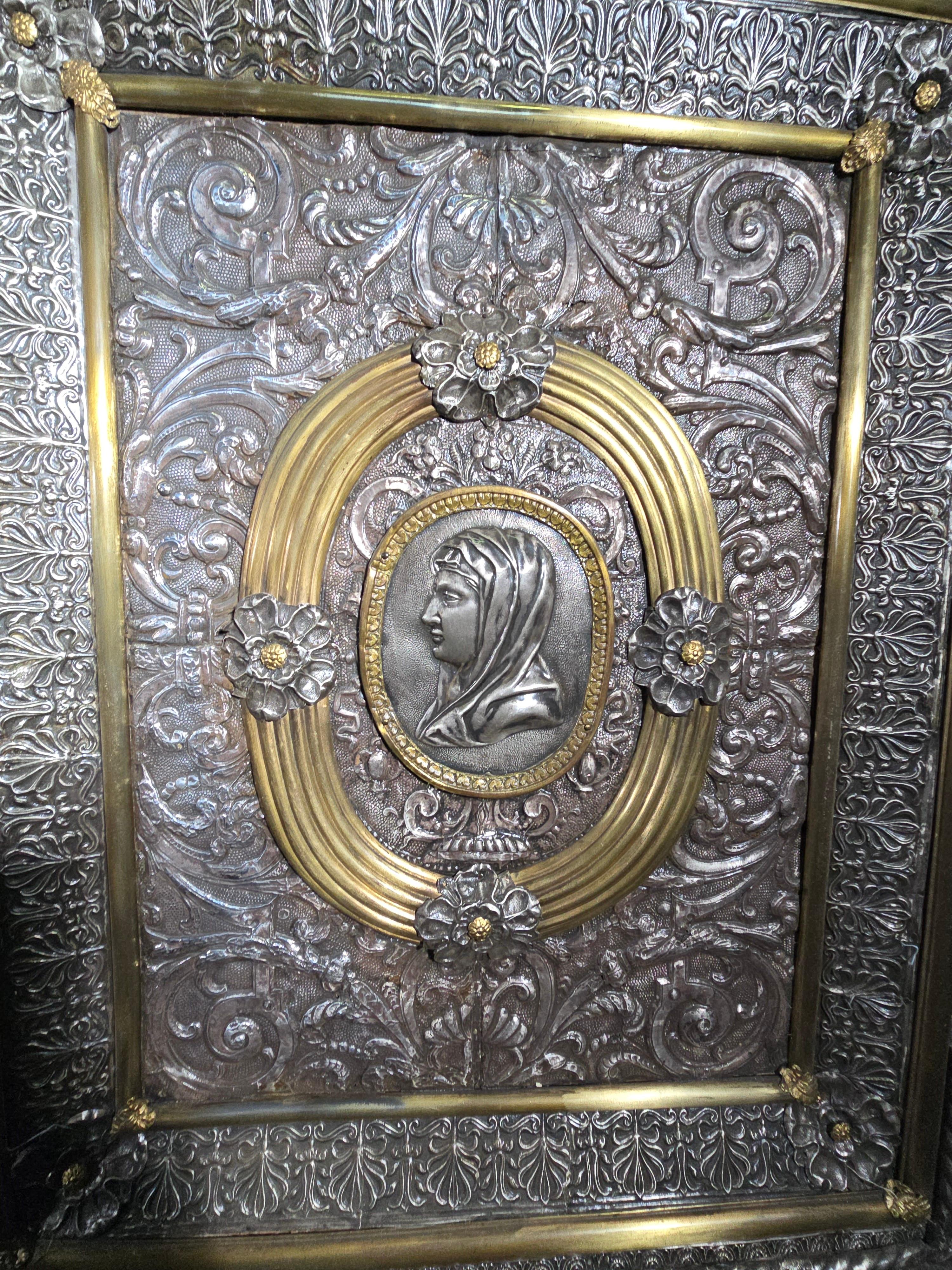 17th-Century Italian Silver and Gilt Silver Altar Panel (Paliotto) For Sale 2