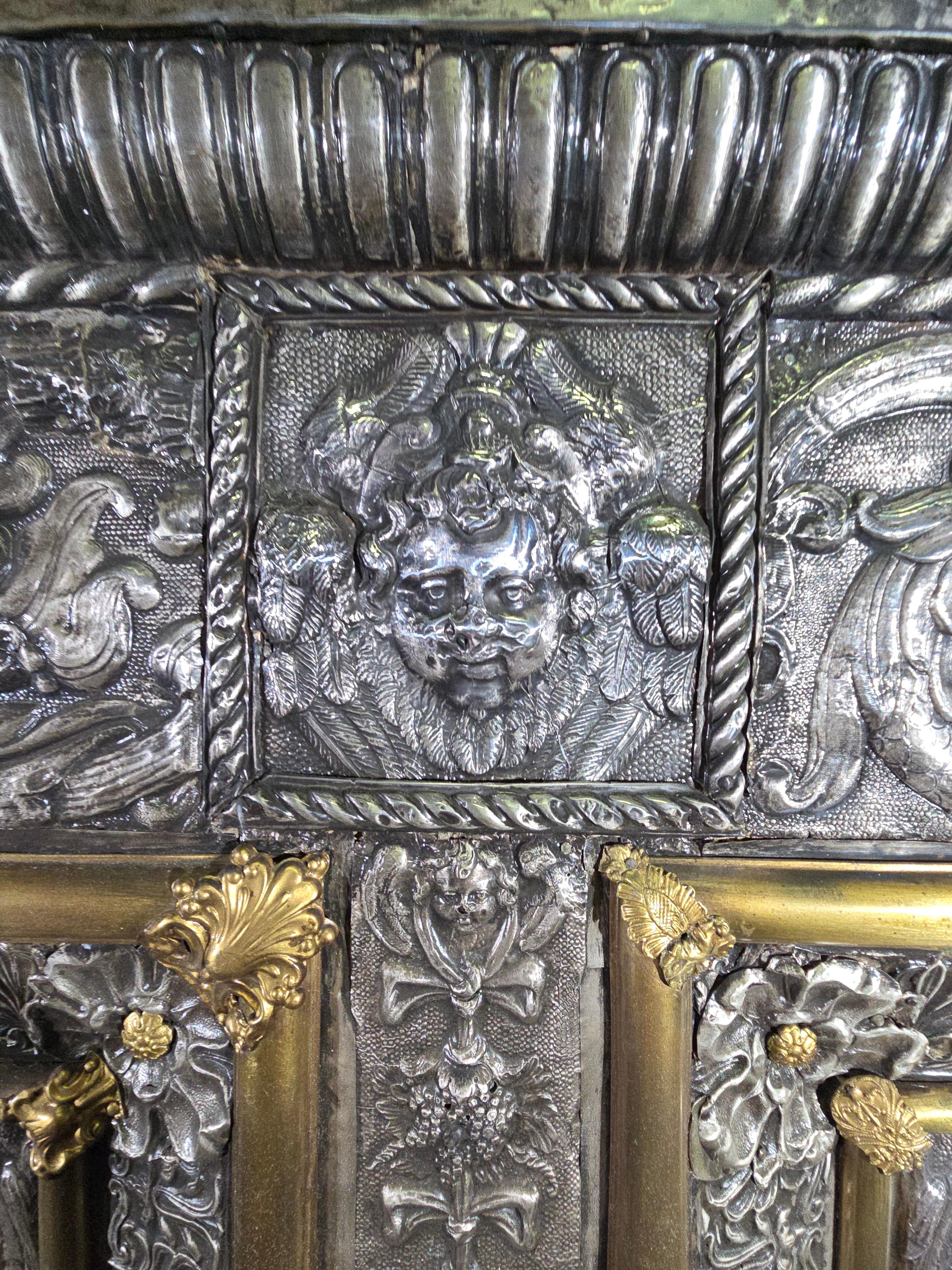 17th-Century Italian Silver and Gilt Silver Altar Panel (Paliotto) For Sale 4