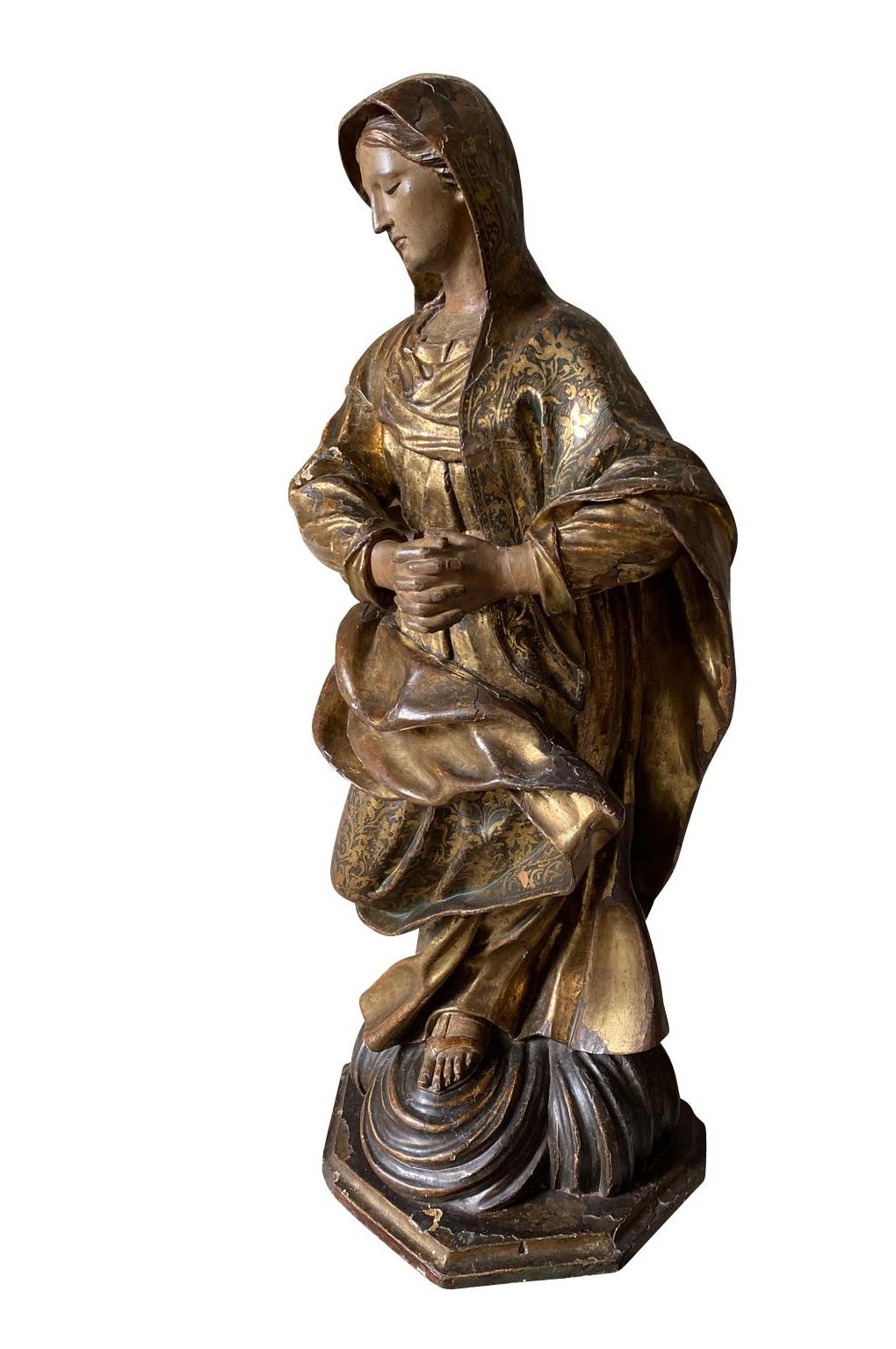 madonna statue italy