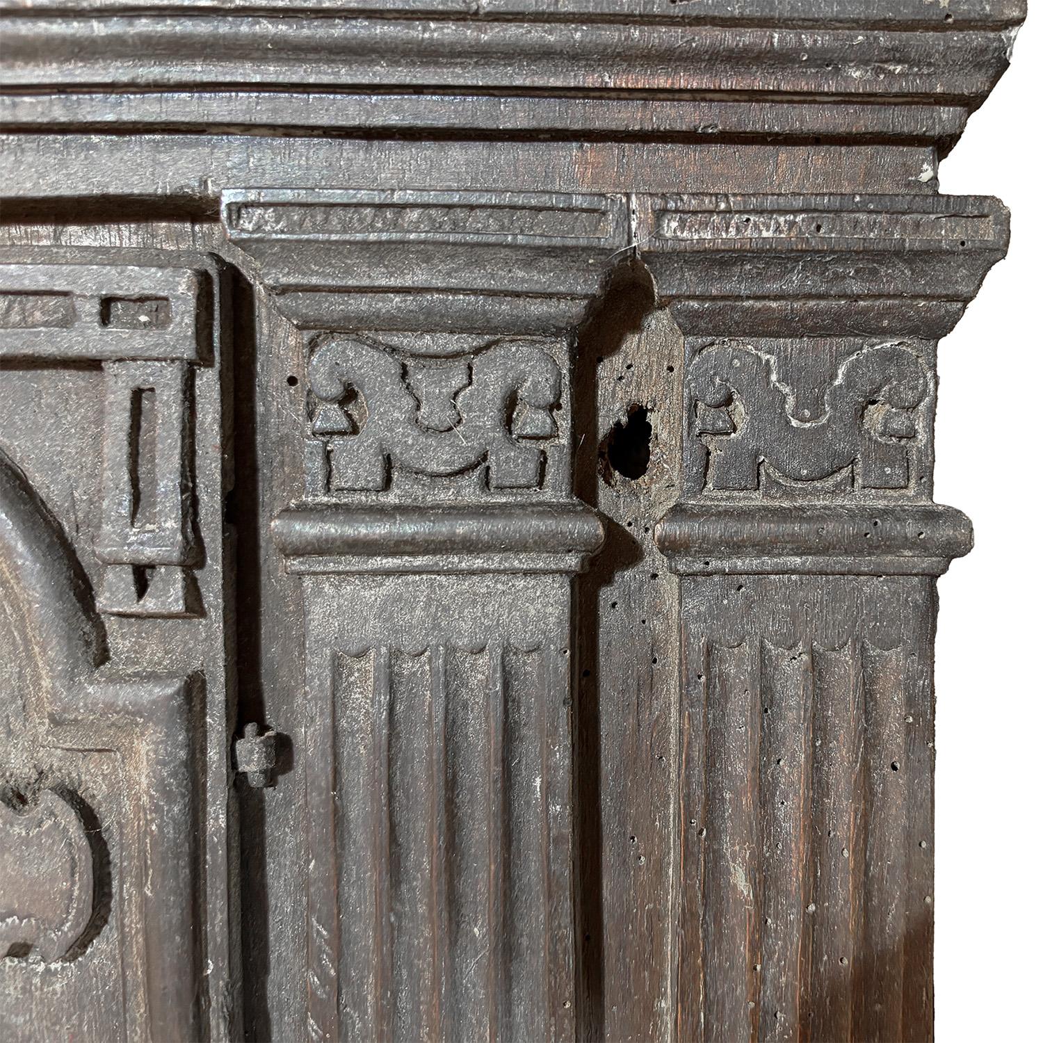17th Century Italian Tabernacle Walnut Door - Antique Renaissance Décor Piece In Good Condition For Sale In West Palm Beach, FL