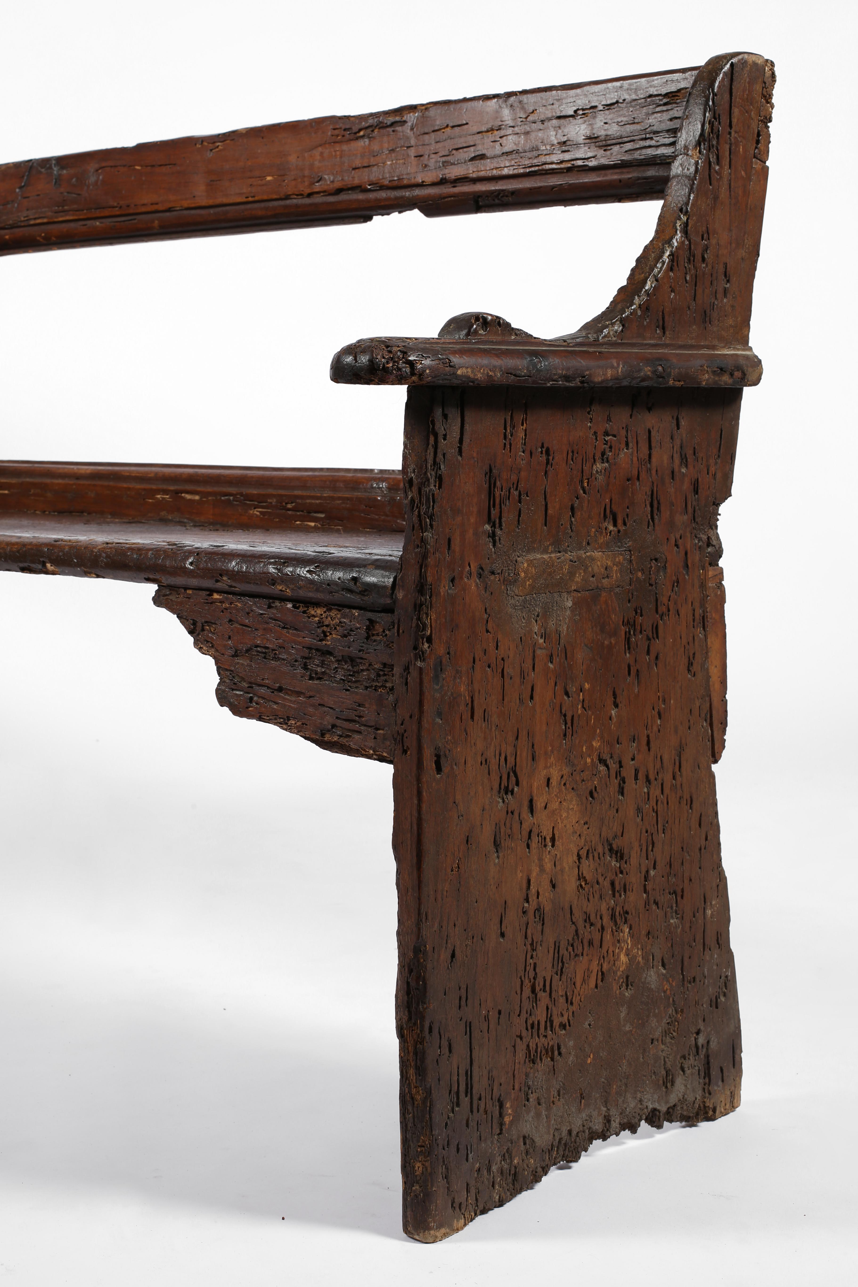 Noyer Banc rustique Wabi-Sabi toscan du 17ème siècle en vente