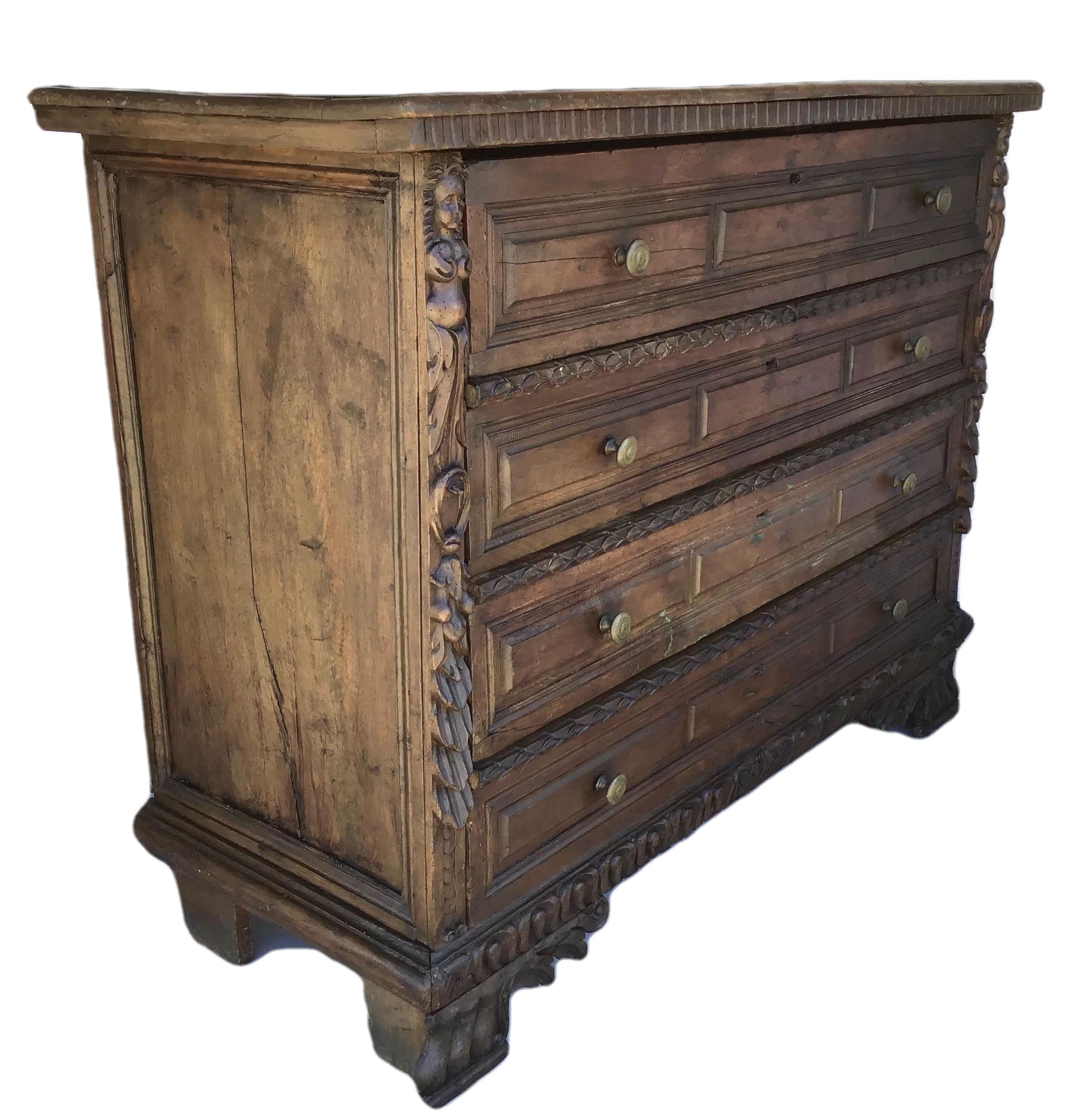 17th Century Italian Walnut 4-Drawer Commode 1