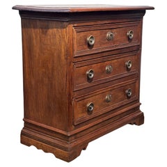 Commodes and Chests of Drawers