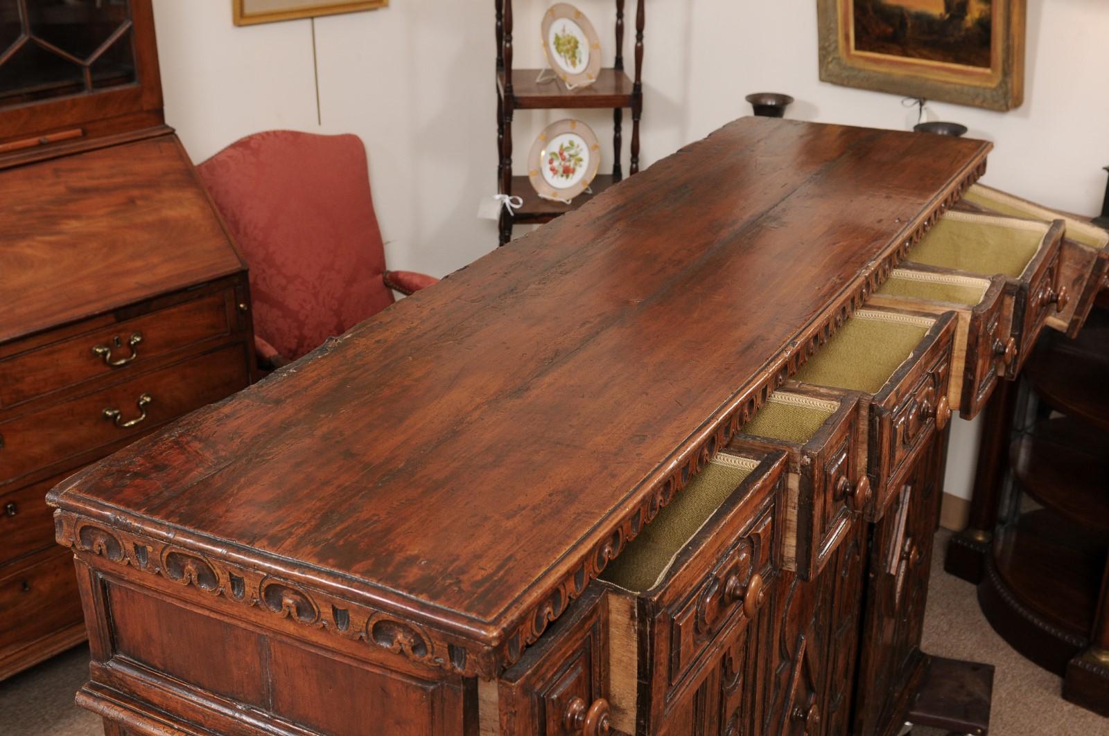 17th Century Italian Walnut Credenza with 3 Doors and 7 Drawers For Sale 2