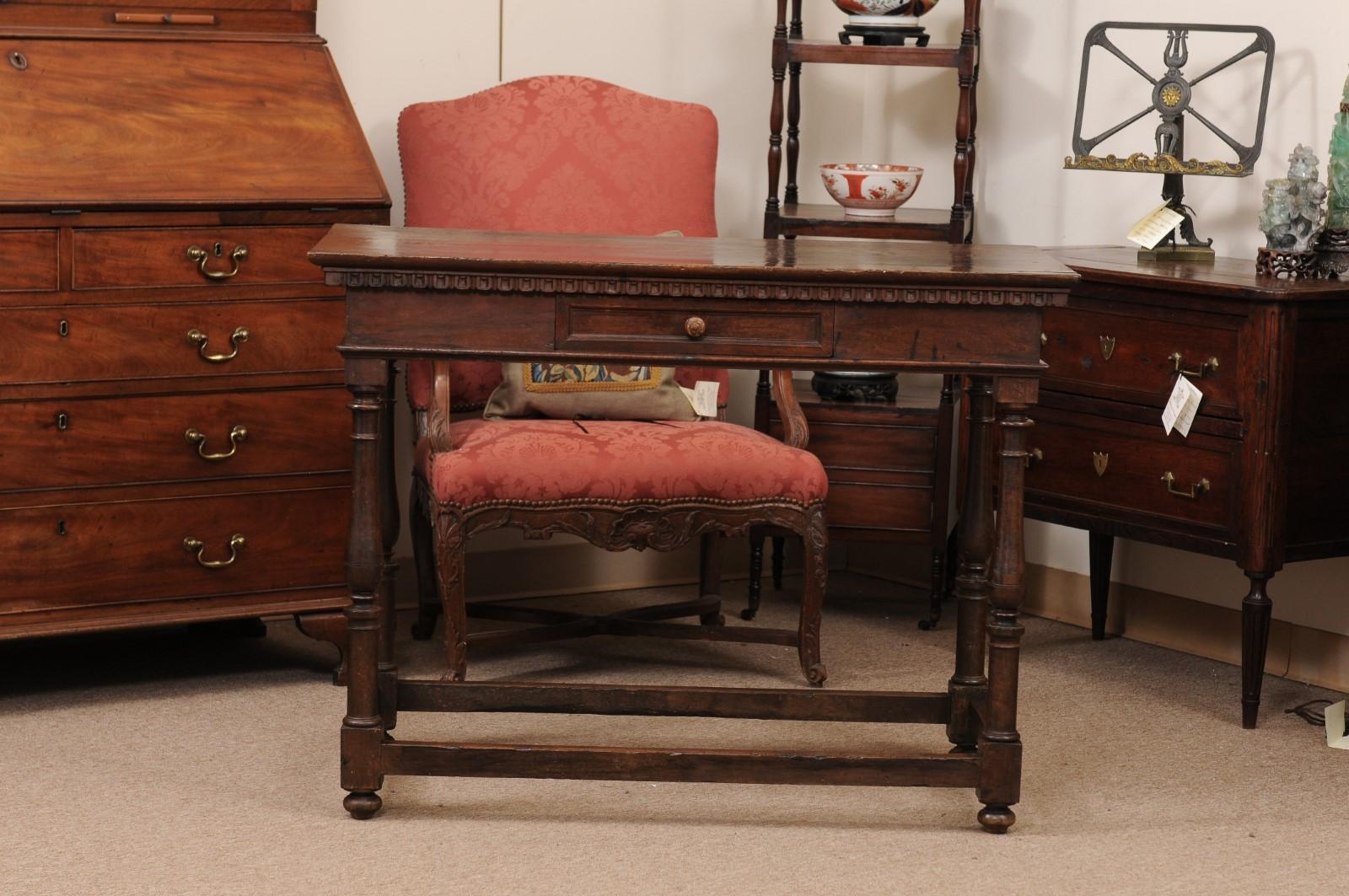 17th Century Italian Walnut Narrow Console / Center Table with Drawer  For Sale 2