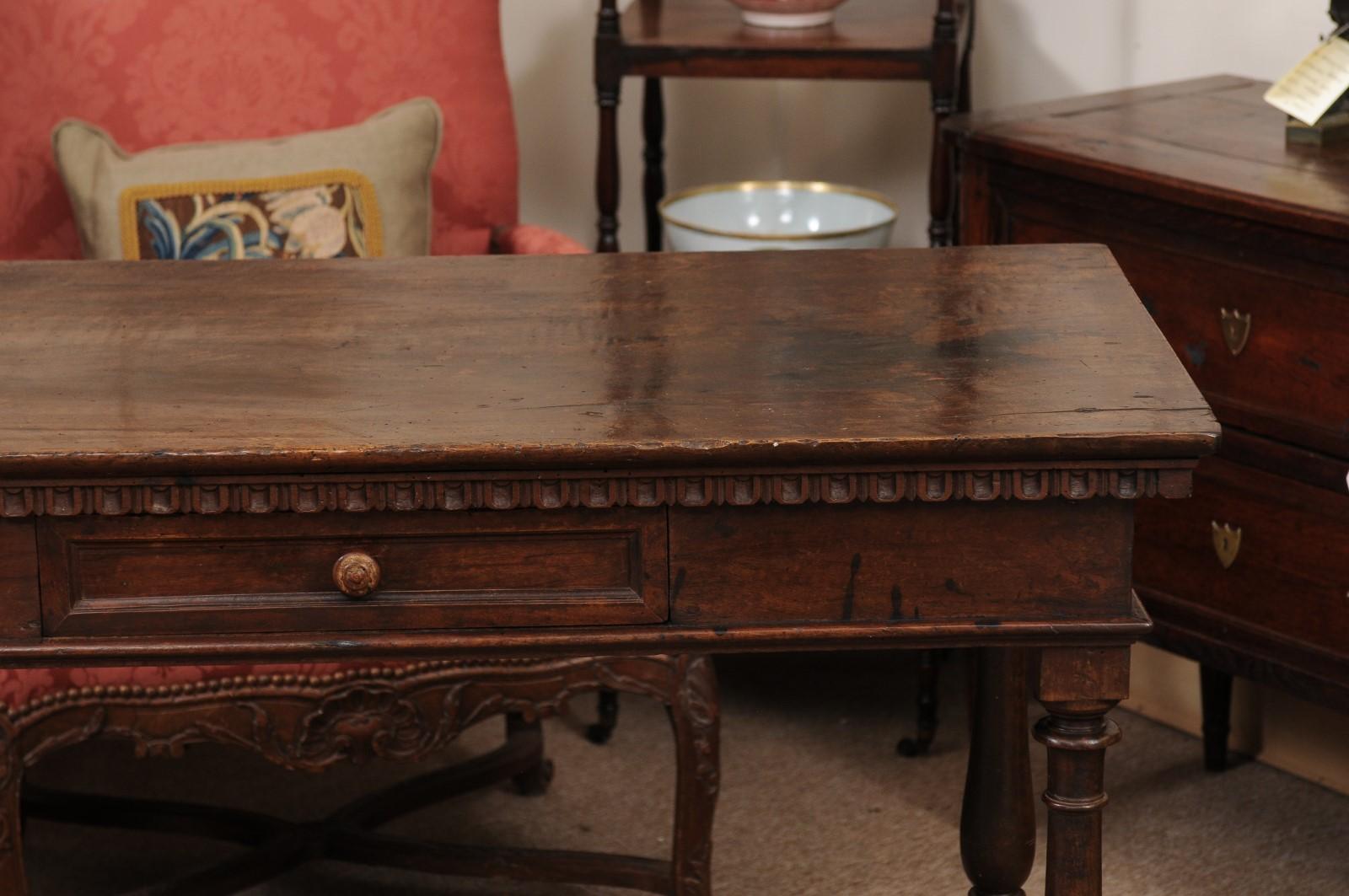 17th Century Italian Walnut Narrow Console / Center Table with Drawer  For Sale 3