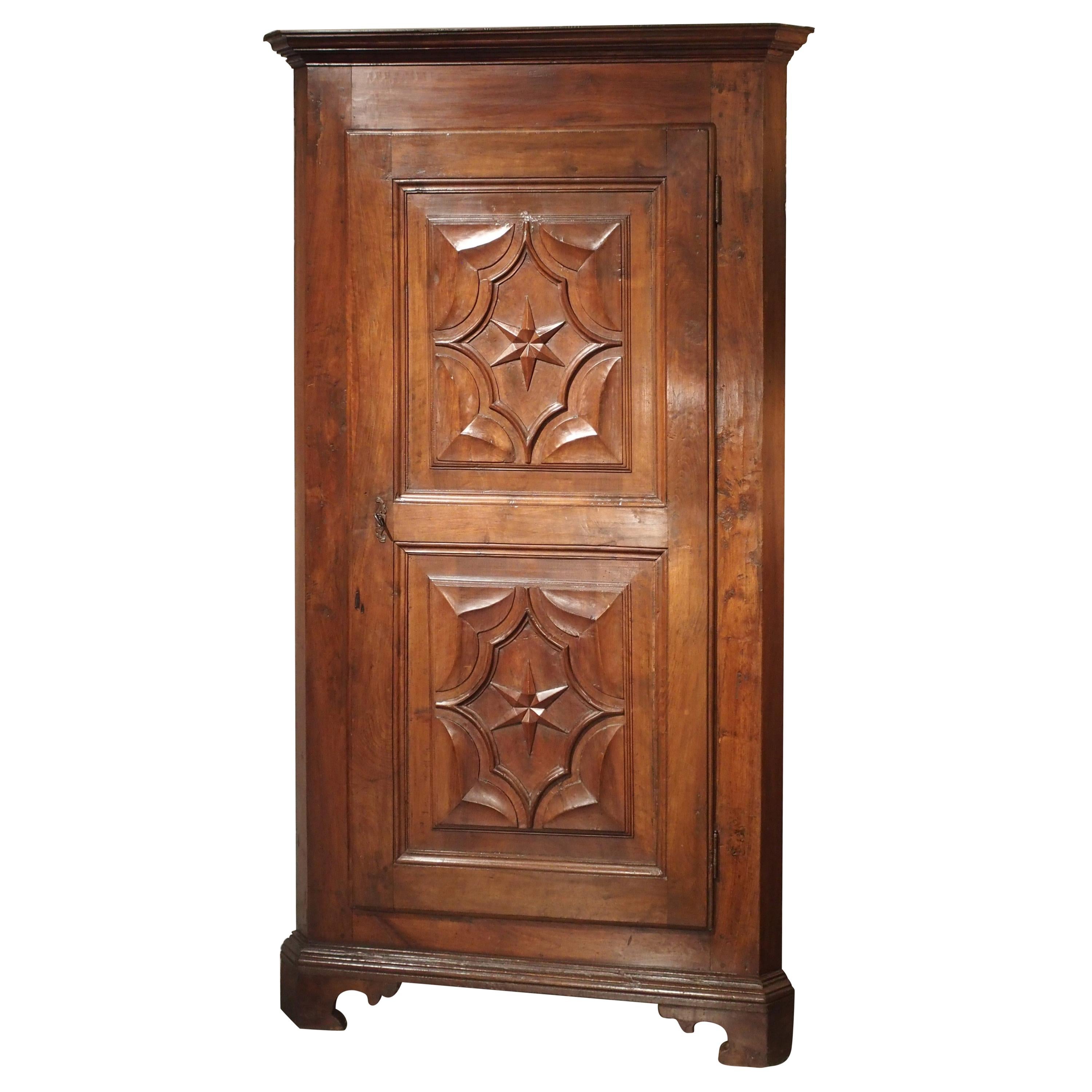 17th Century Italian Walnut Wood Corner Cabinet