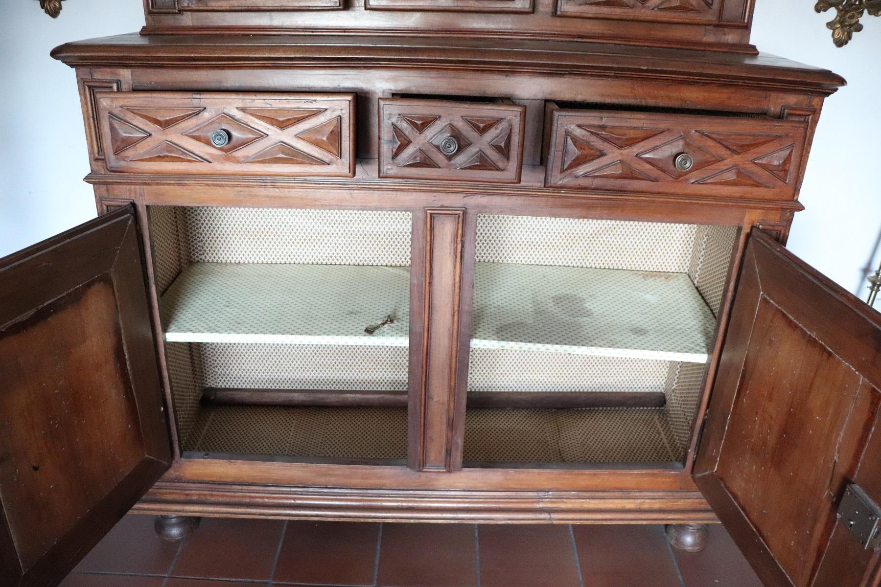 17th Century Italian Walnut Wood Large Rustic Sideboard, Buffet or Credenza 4