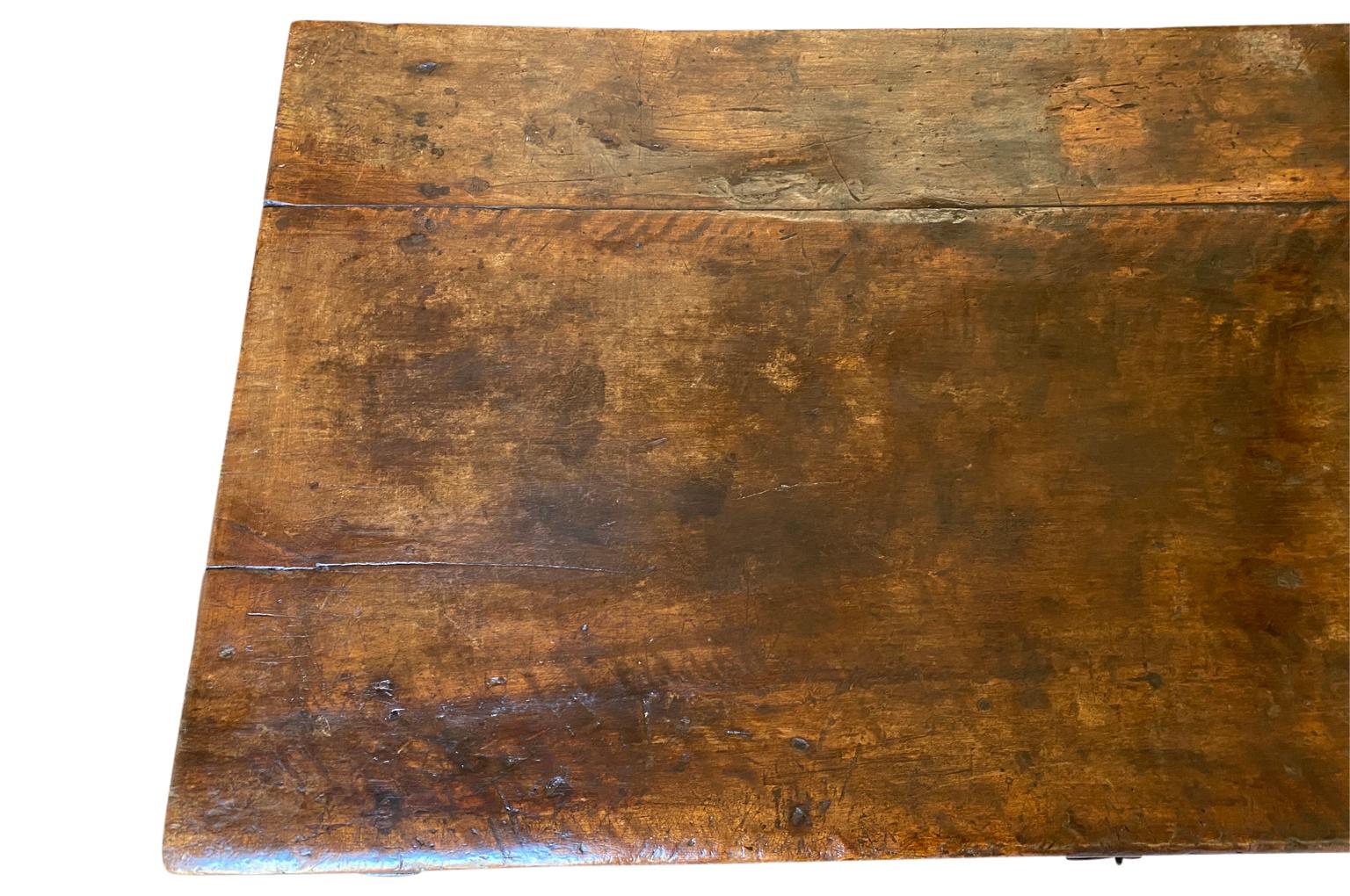17th Century Italian Writing Table - Side Table For Sale 10