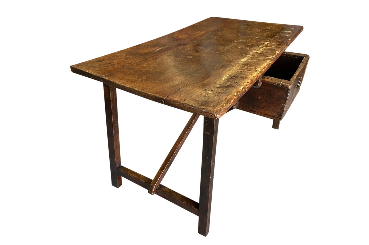 17th Century Italian Writing Table - Side Table For Sale 3