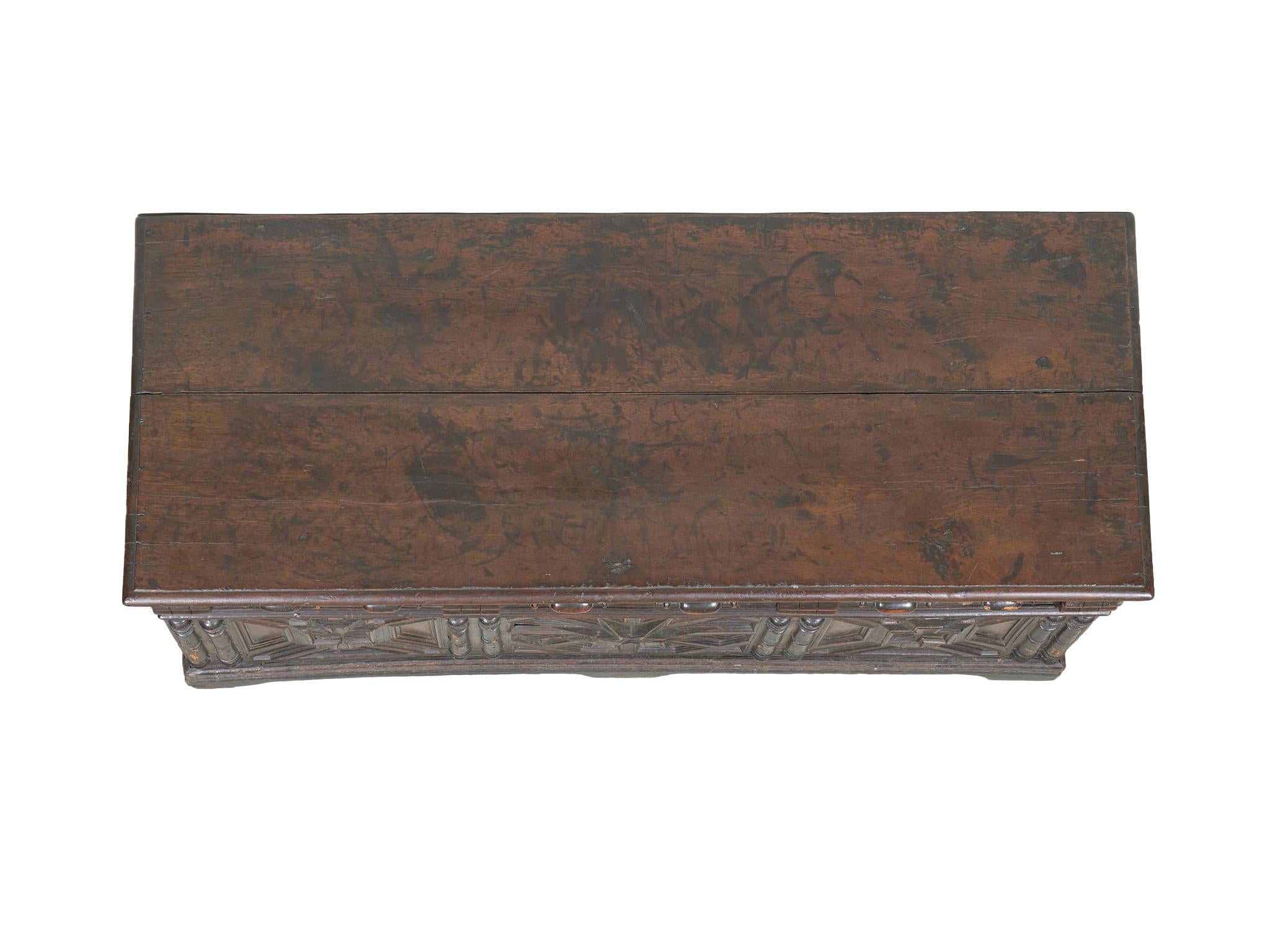 Arcón para mantas de roble jacobeo del siglo XVII en Bueno estado para la venta en New York, NY