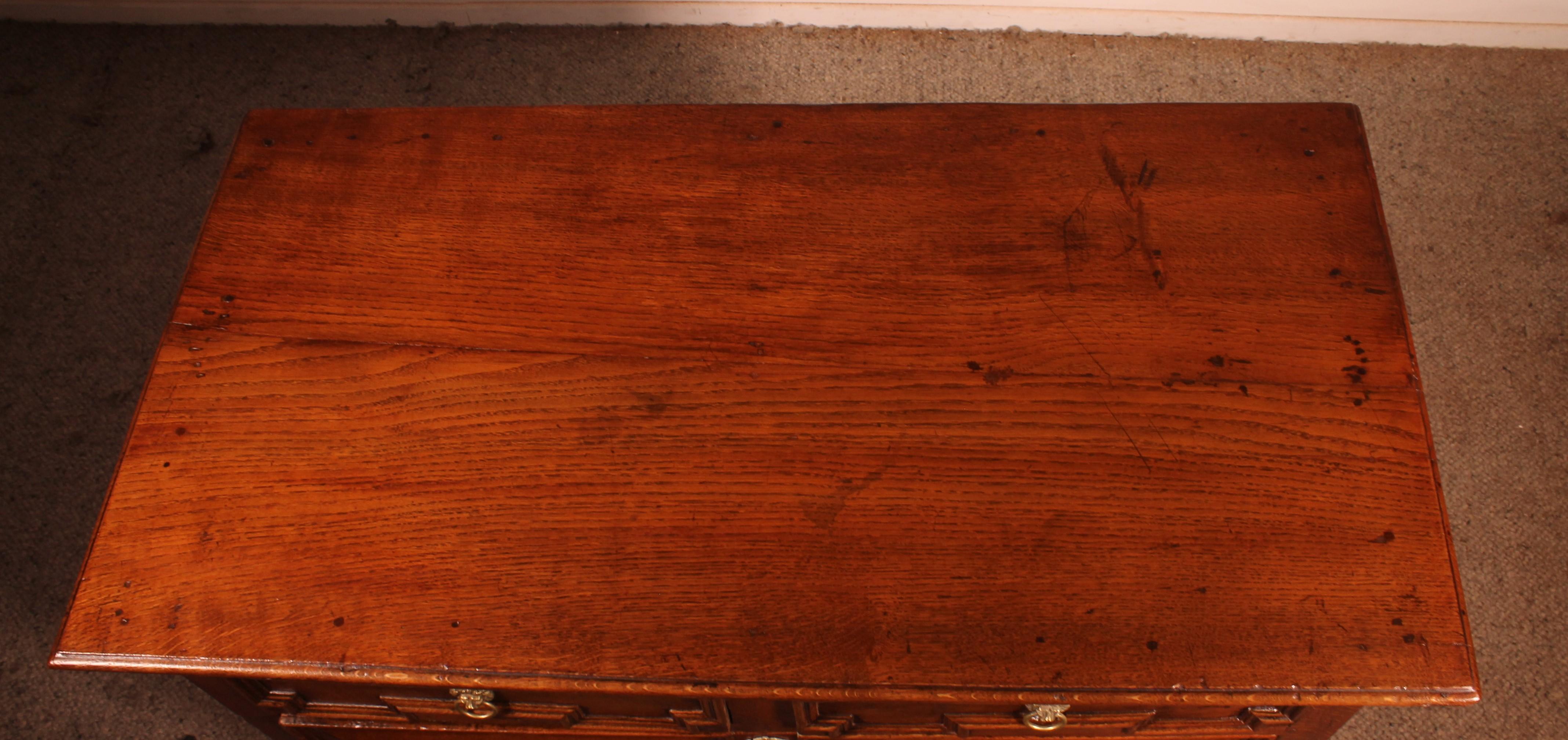 Cassettiera giacobiana in Oak del XVII secolo in vendita 4