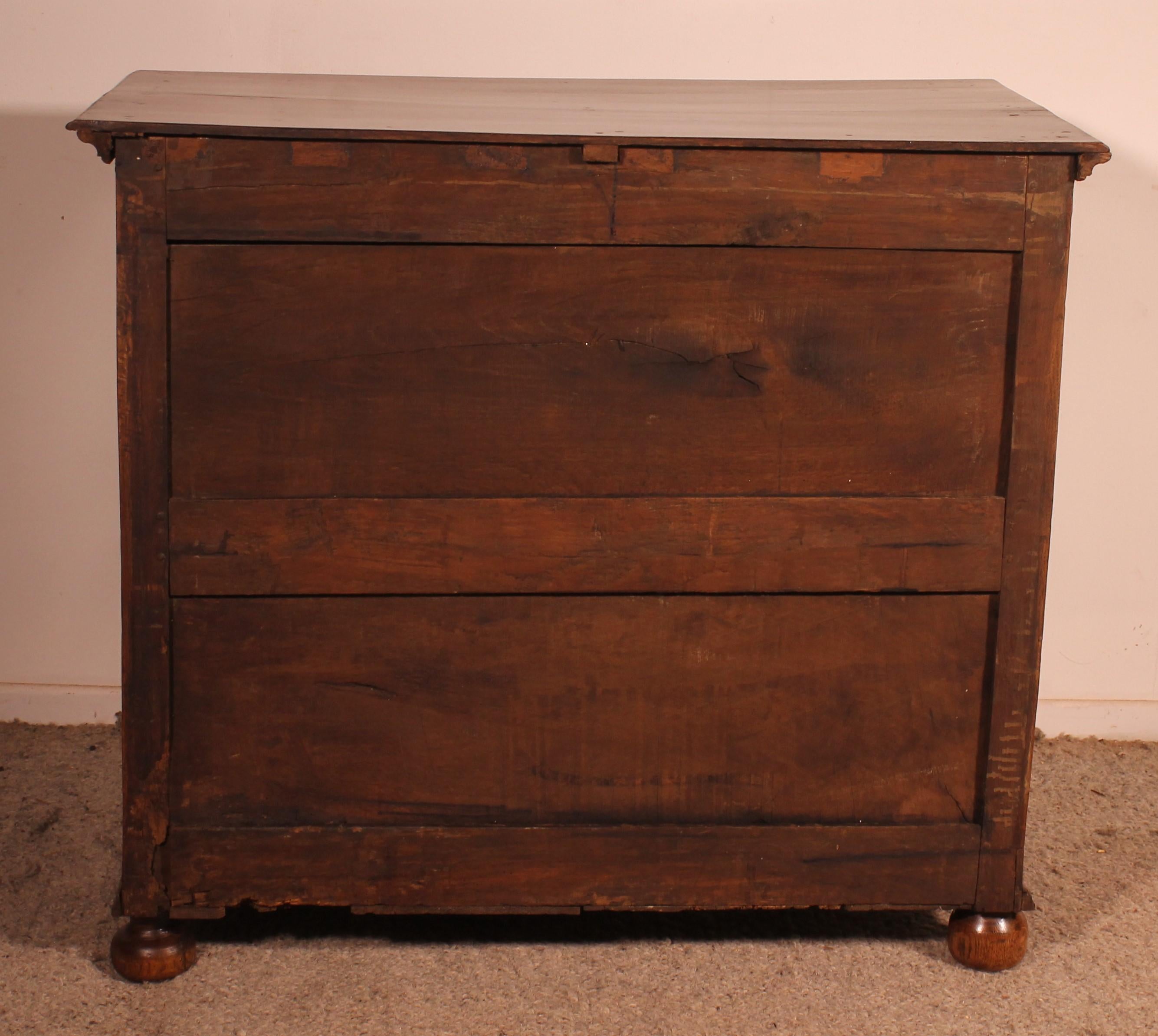 Cassettiera giacobiana in Oak del XVII secolo in vendita 1