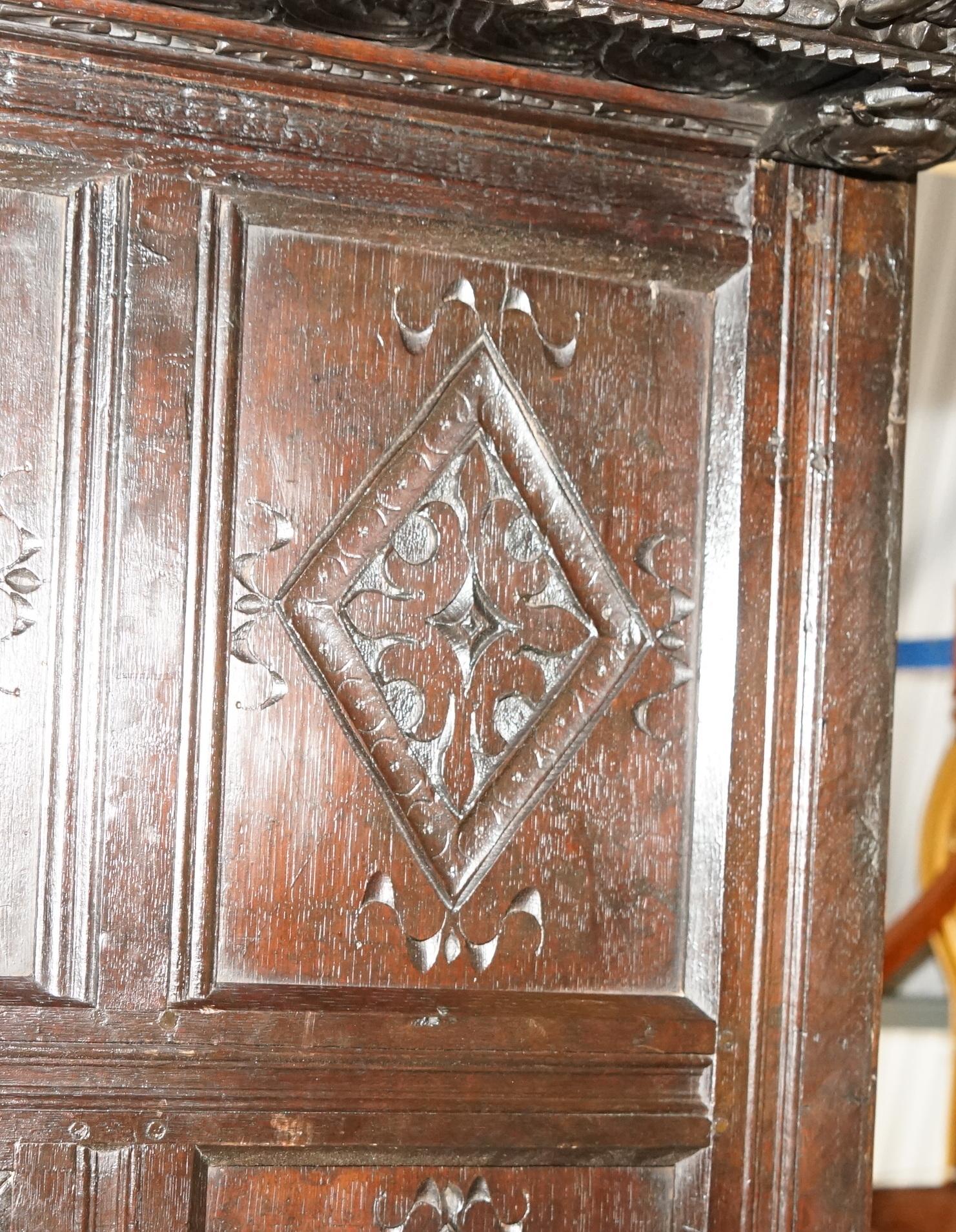 17TH CENTURY JACOBEAN WILLIAM III CIRCA 1650 ENGLiSH OAK TESTER FOUR POSTER BED For Sale 4