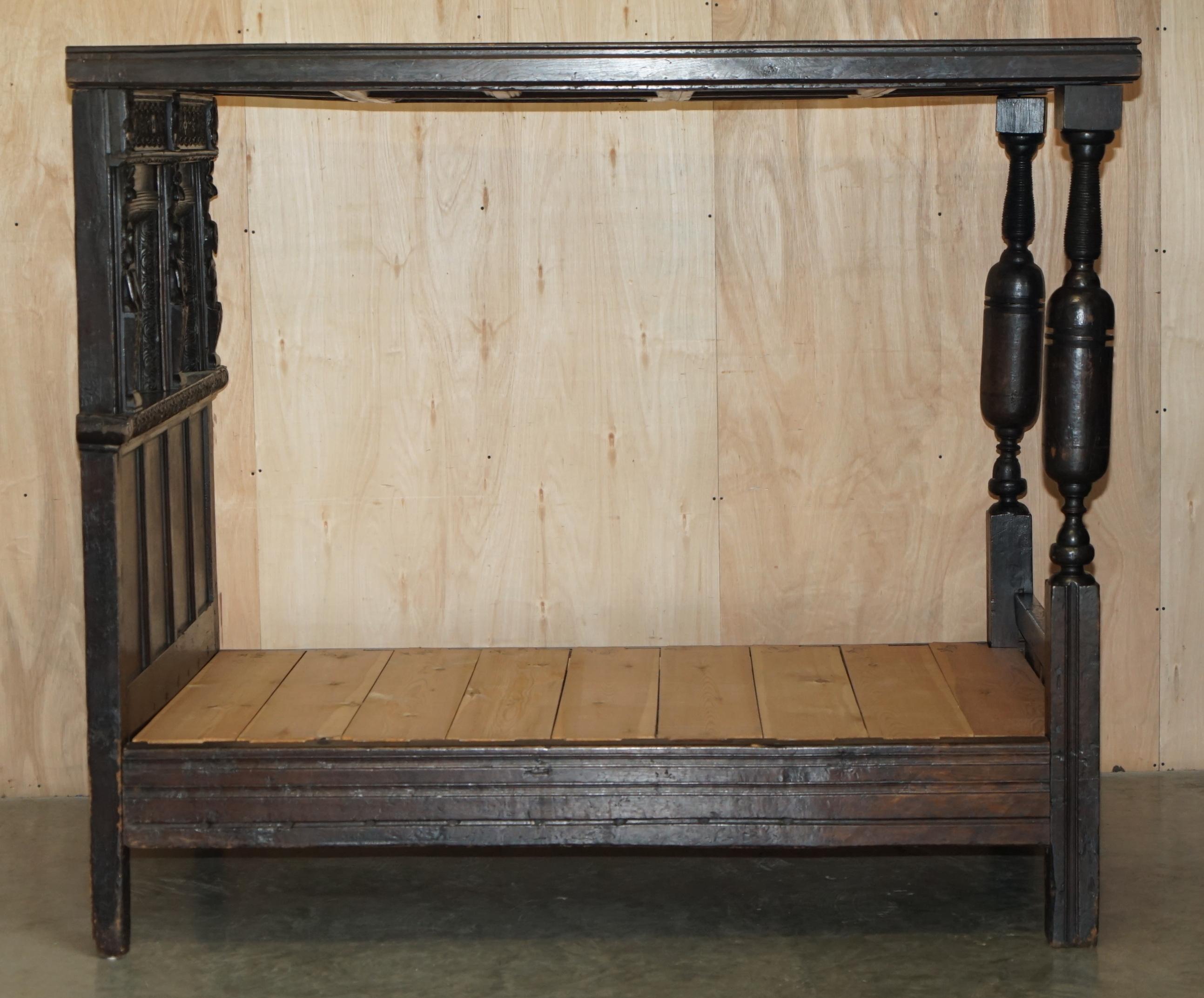 17TH CENTURY JACOBEAN WILLIAM III CIRCA 1650 ENGLiSH OAK TESTER FOUR POSTER BED For Sale 8