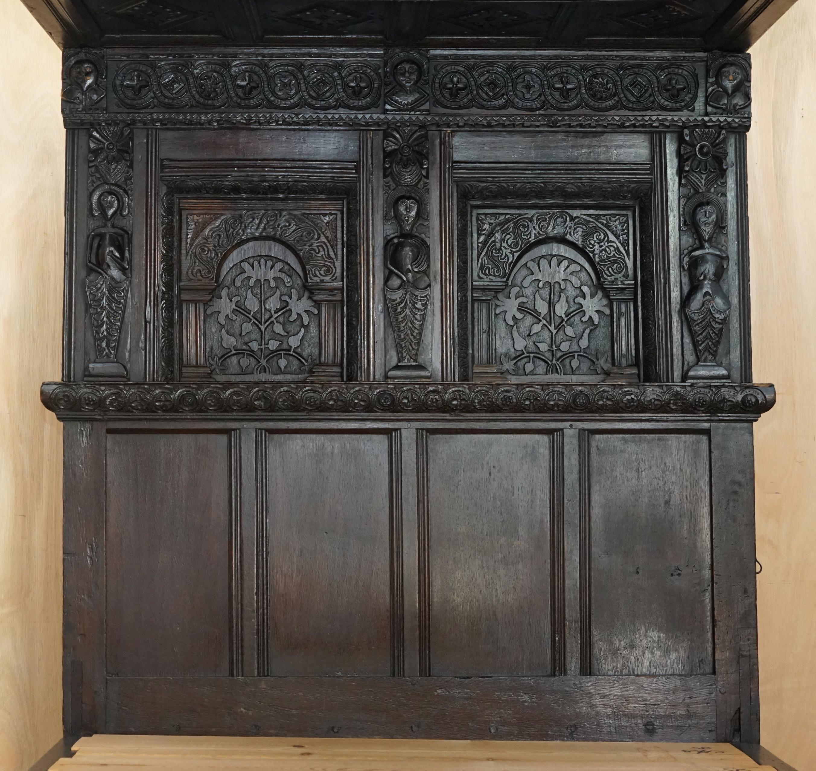 English 17TH CENTURY JACOBEAN WILLIAM III CIRCA 1650 ENGLiSH OAK TESTER FOUR POSTER BED For Sale