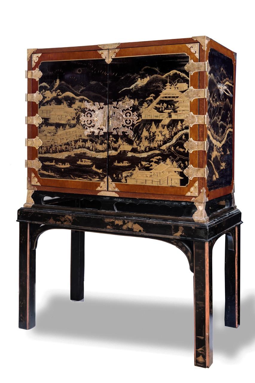 18th Century and Earlier 17th Century Japanese Export Lacquer Cabinet with Depiction the Dutch Tradepost For Sale