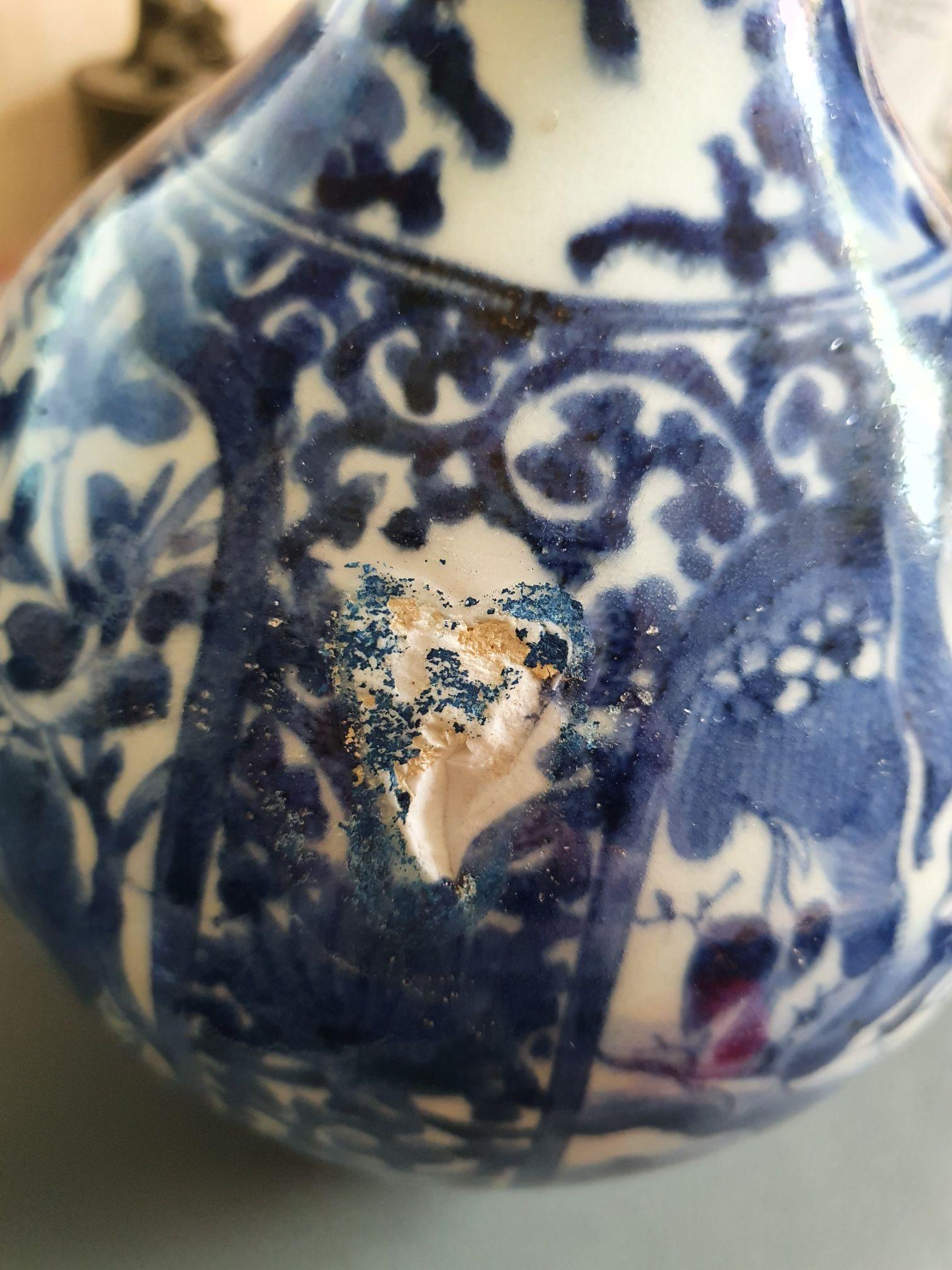 Description
Sharing with you a very nice example of the Edo period. Made in Arita late 17th c. With sublime cobalt blue colours and painting. With figural garden landscape scene.

Condition
hairlines/chips/restoration to mouth. 2 chips (partly