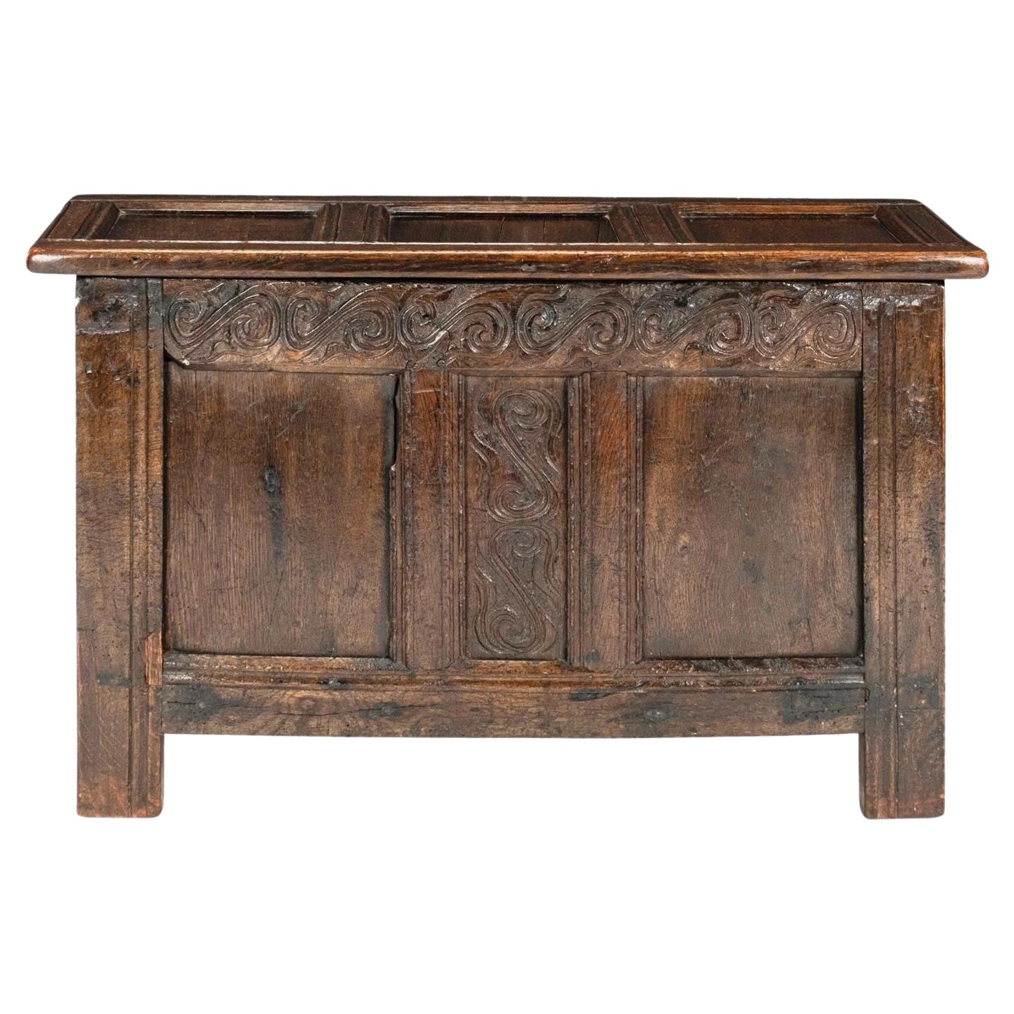 Cofre de roble unido del siglo XVII