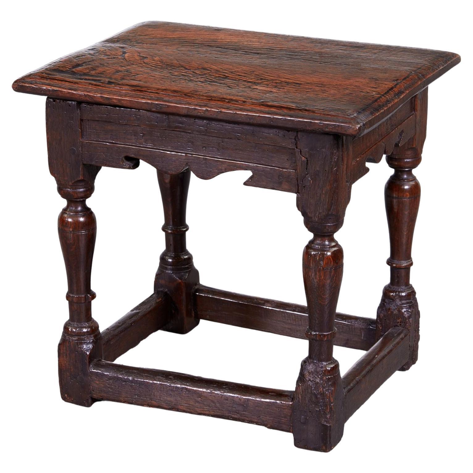 joint-Tisch aus dem 17. Jahrhundert